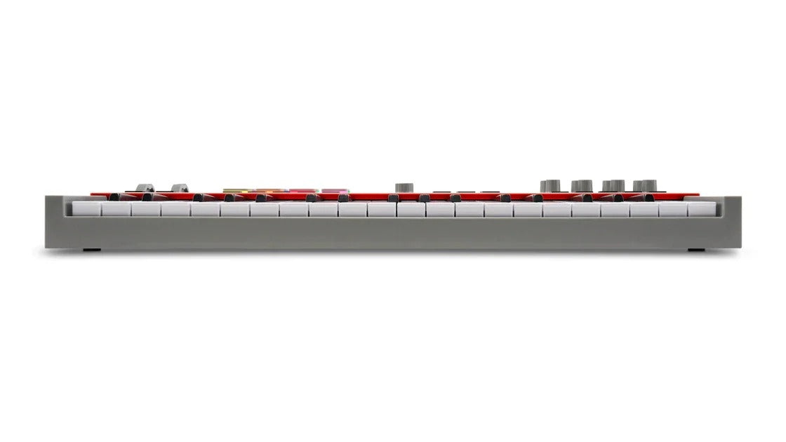 Akai MPK Mini Plus II front edge