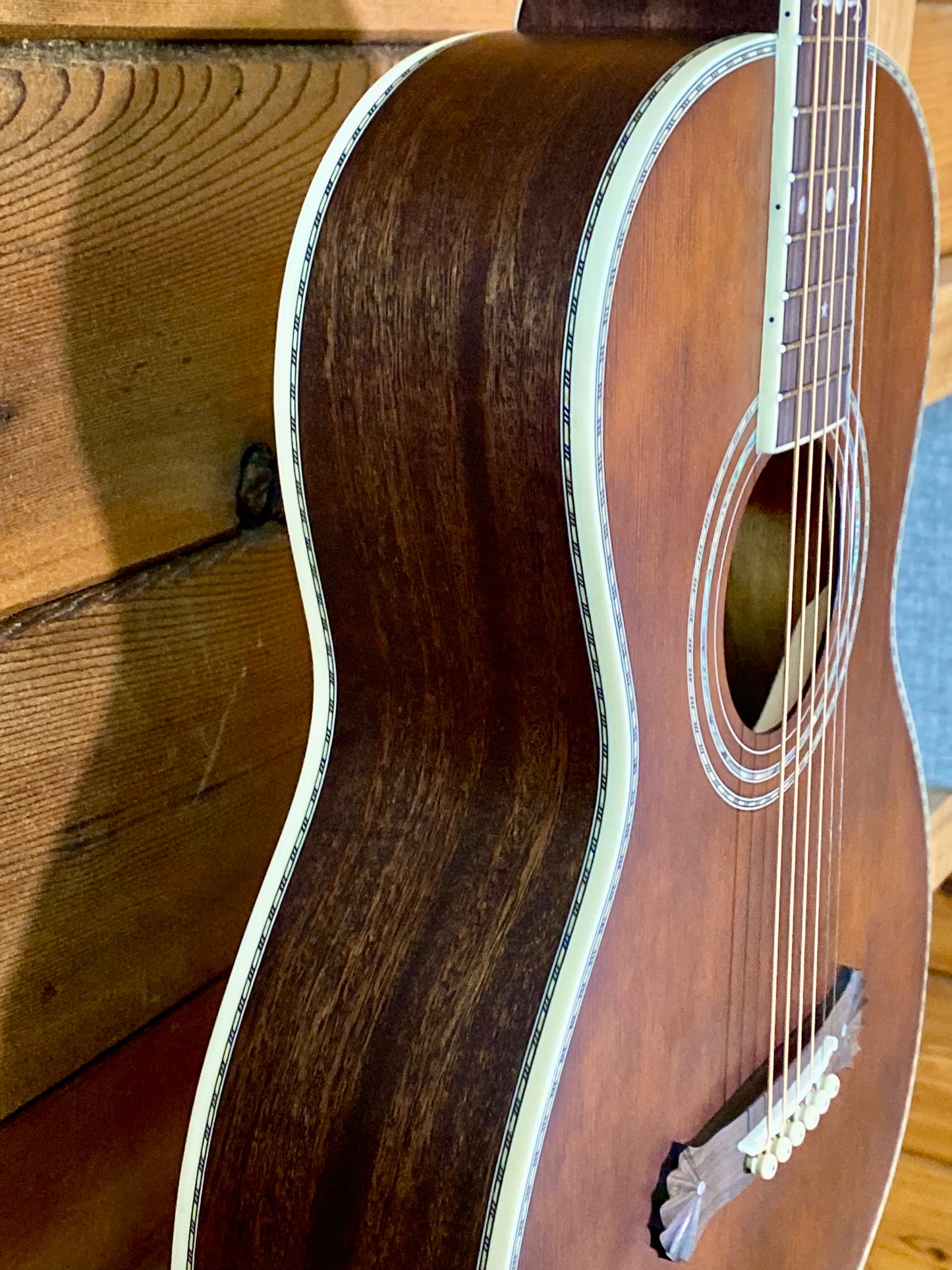 Washburn R310K Victorian Vintage Parlor Acoustic Guitar in Natural Antique Matte Finish – view 9