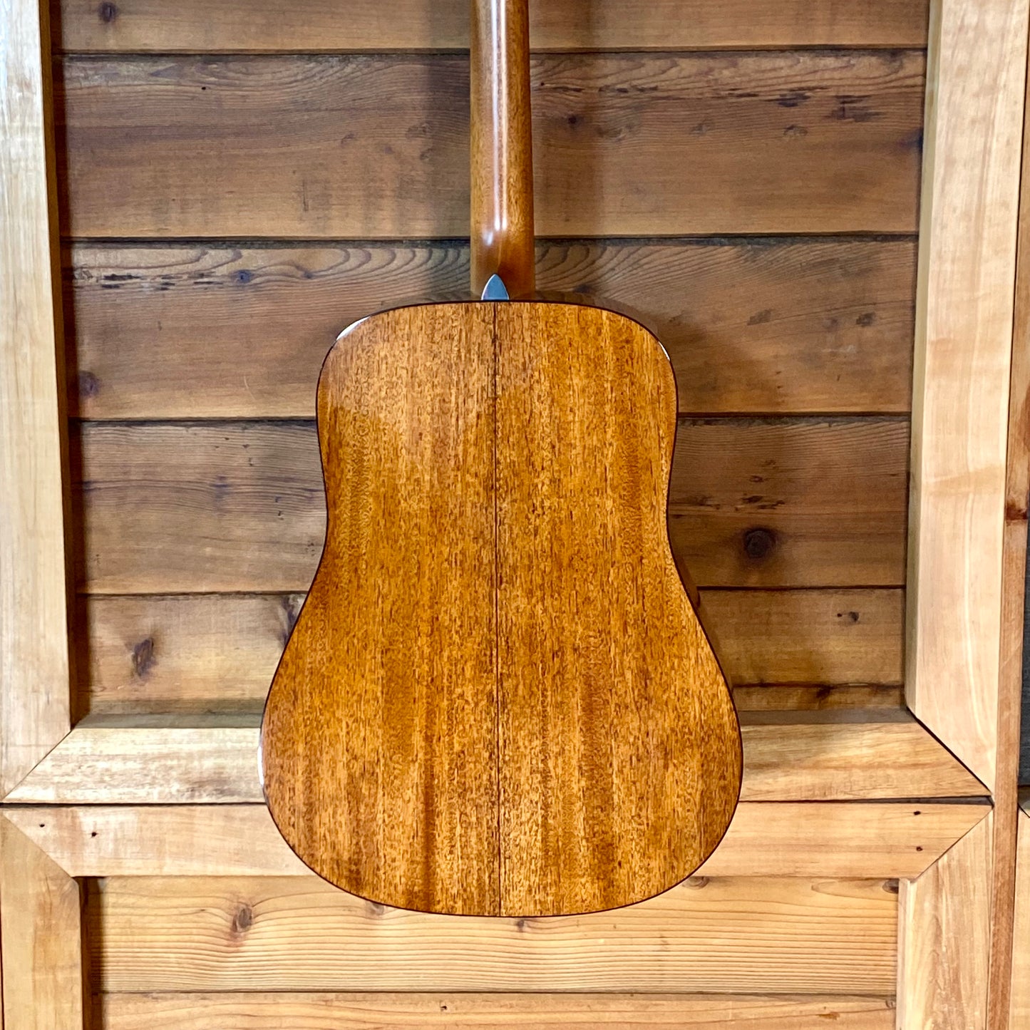 Martin D-18 Molly Tuttle D-14 Fret Acoustic Guitar