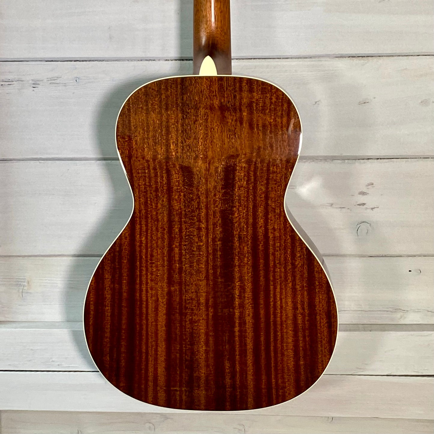 Martin Guitars CEO-7 Adirondack Spruce/Mahogany Guitar with Case