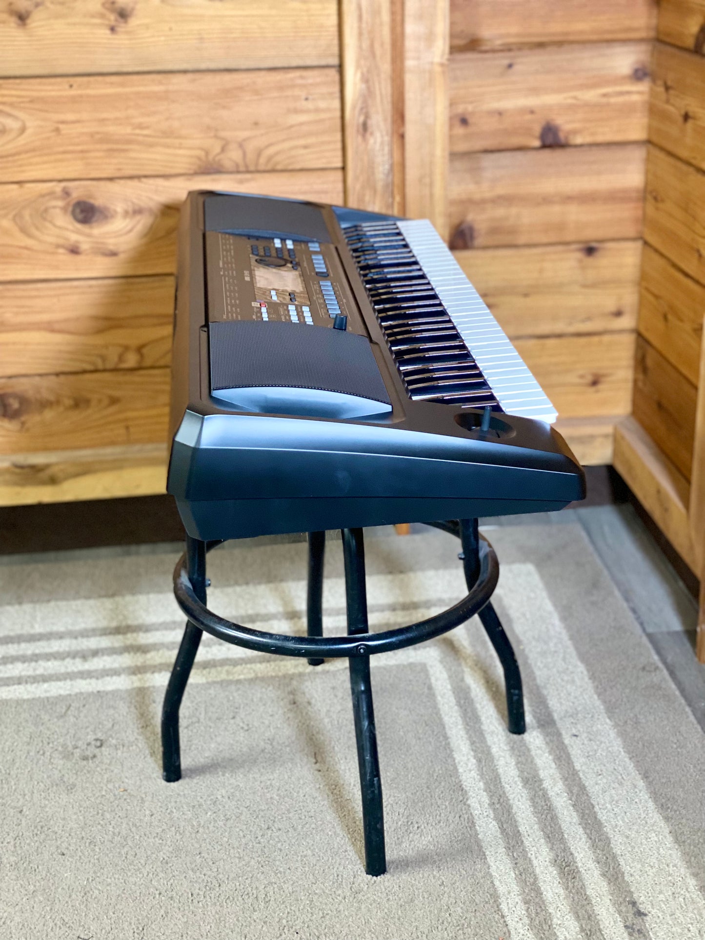 Korg EK-50 Entertainer Keyboard Musician Workstation 61 Key W/ Onboard Speakers