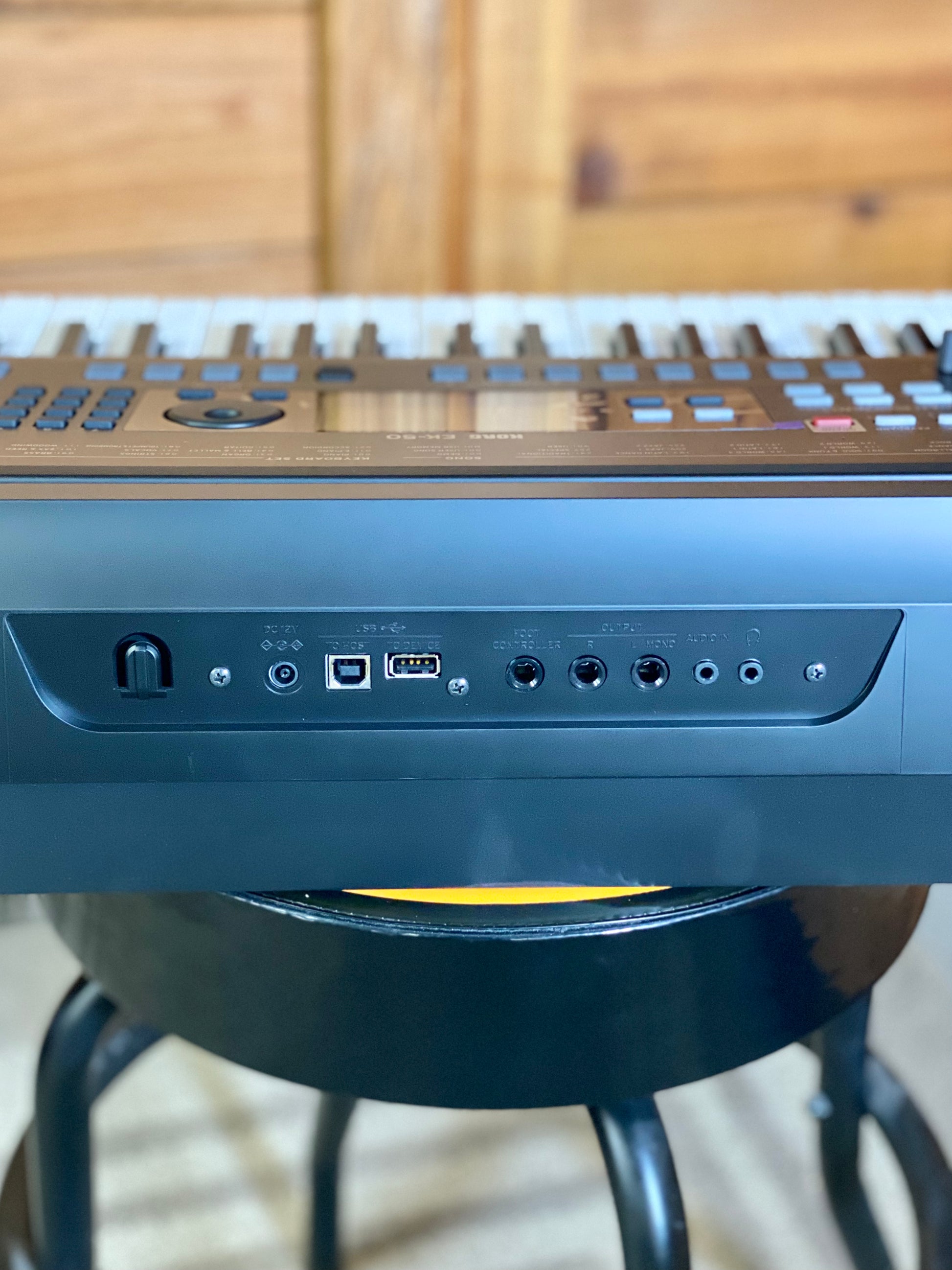 Korg EK-50 Entertainer Keyboard Musician Workstation 61 Key W/ Onboard Speakers