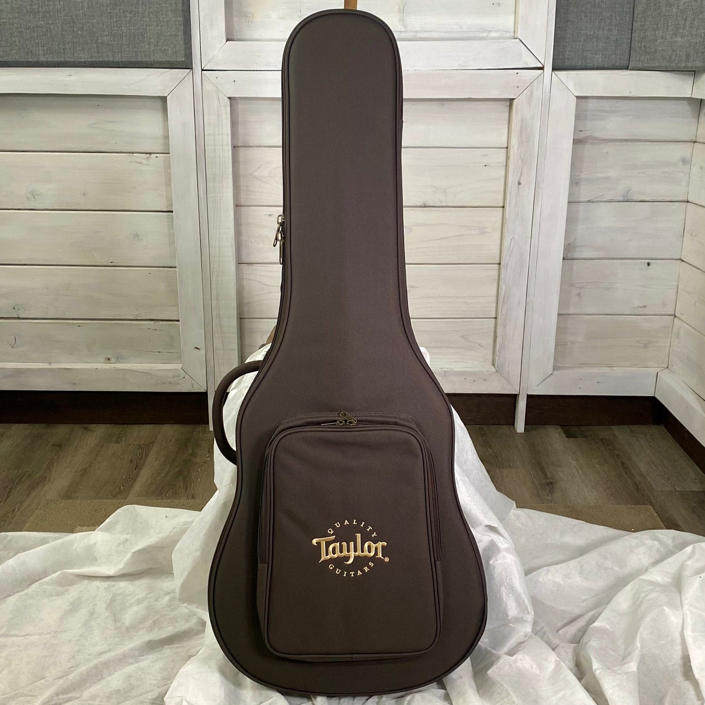 Taylor Guitars 250ce-BLK Plus Maple/ Spruce Electric Acoustic 12 String Guitar in Black – view 5