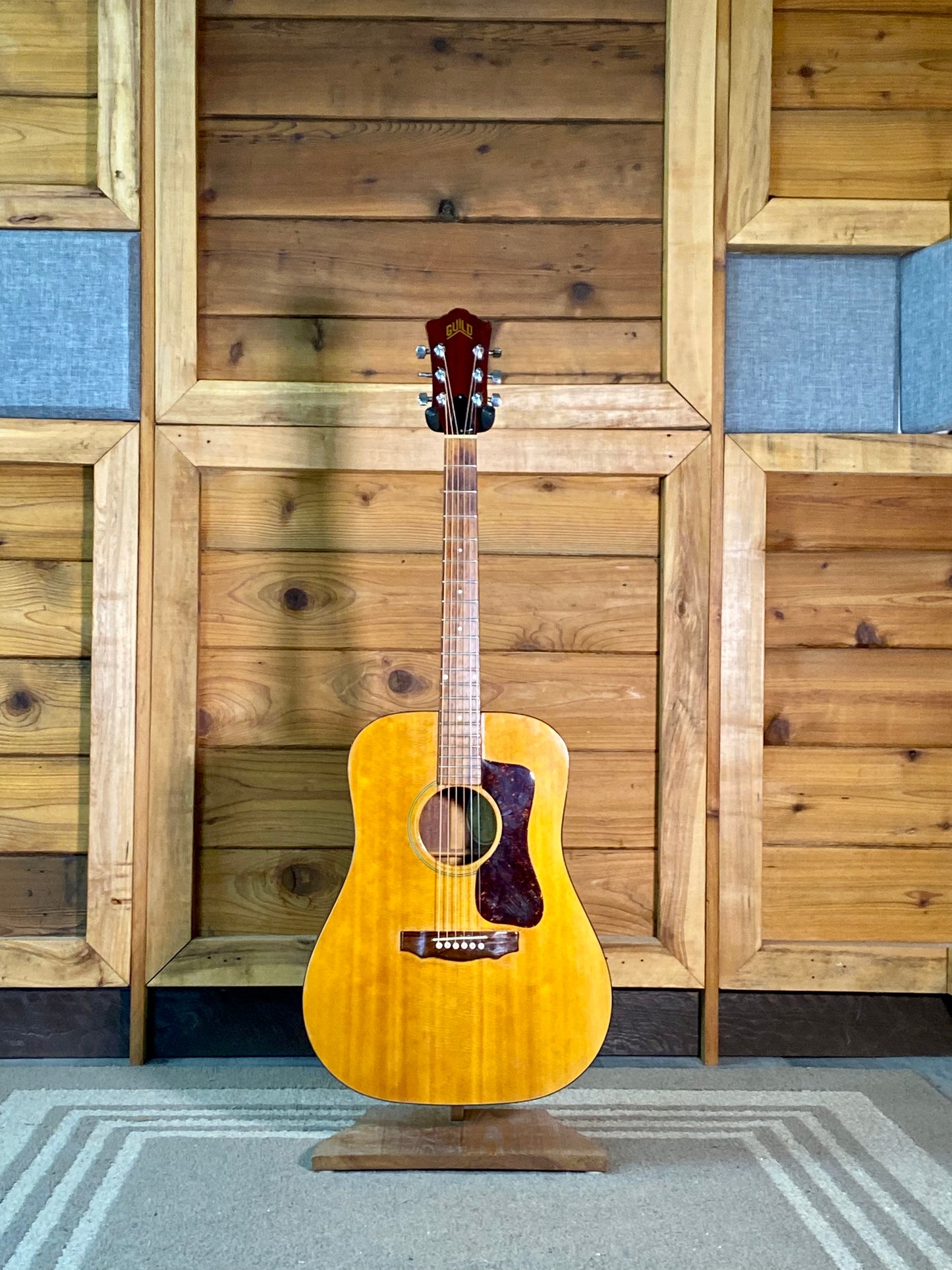 Guild D35 1973 Vintage Acoustic Guitar USED