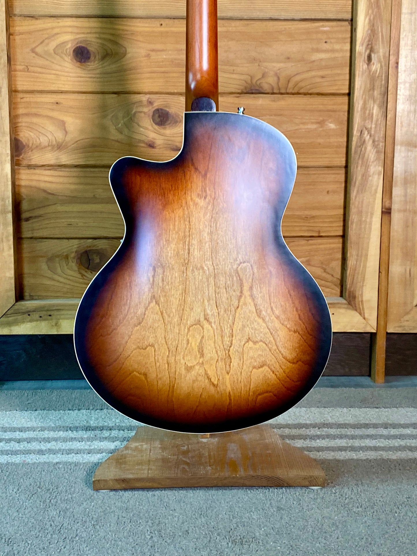 Godin 5th Avenue CW Kingpin II SF Vintage Burst