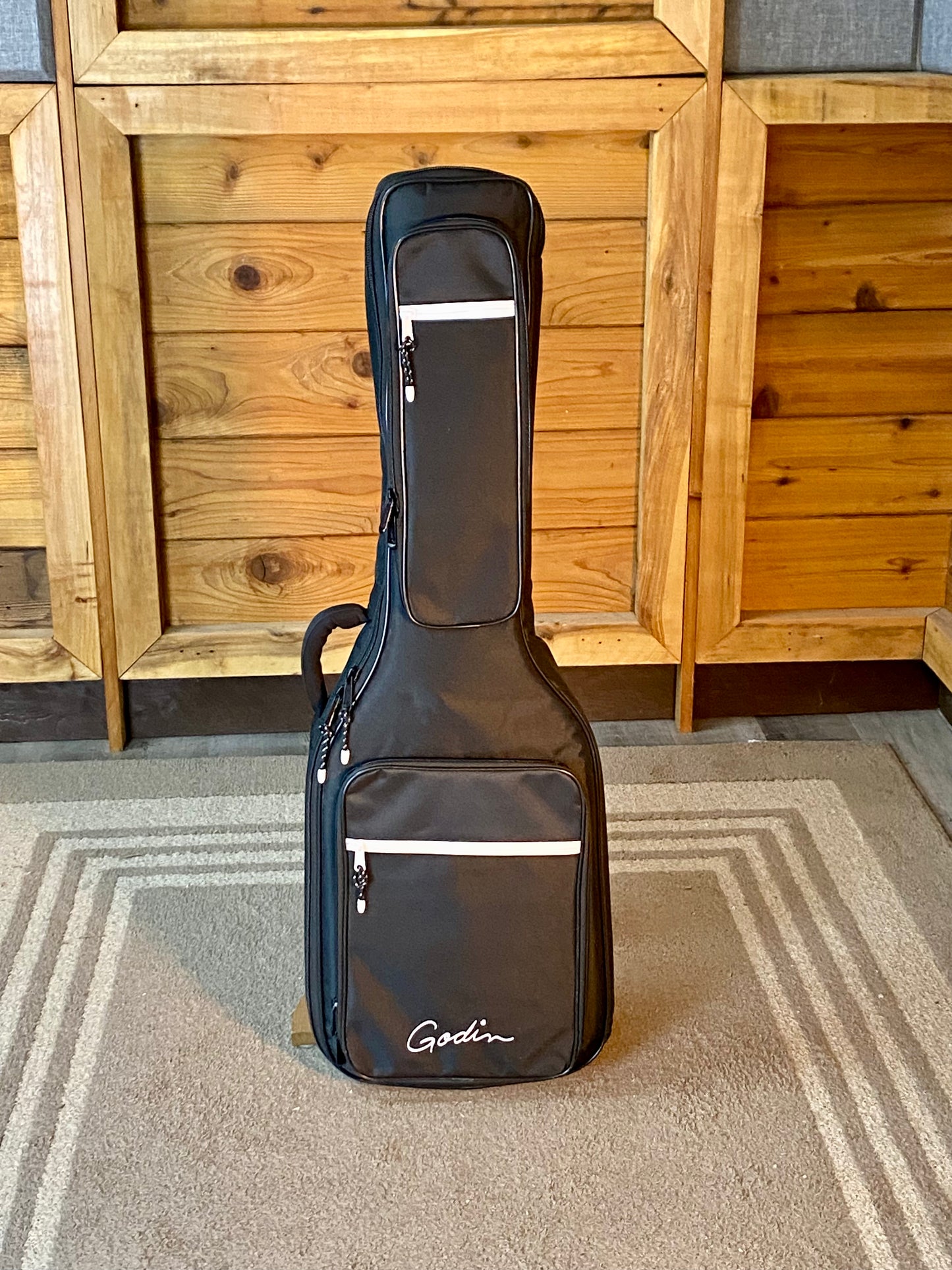 Godin Stadium HT Matte Black RN B Stock With Gigbag