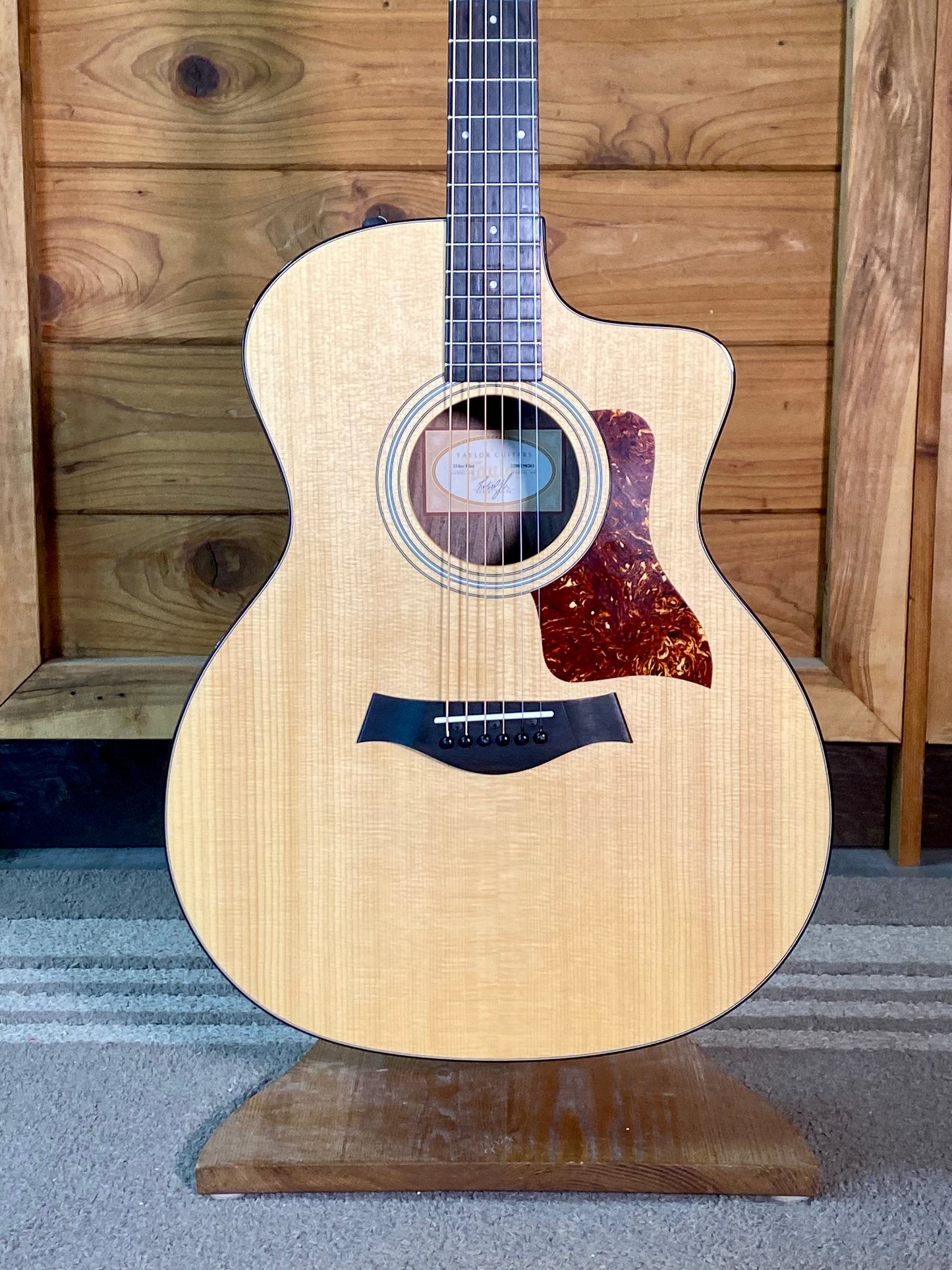 Taylor 214CE Plus Rosewood Spruce with original Aerocase in Natural Finish USED