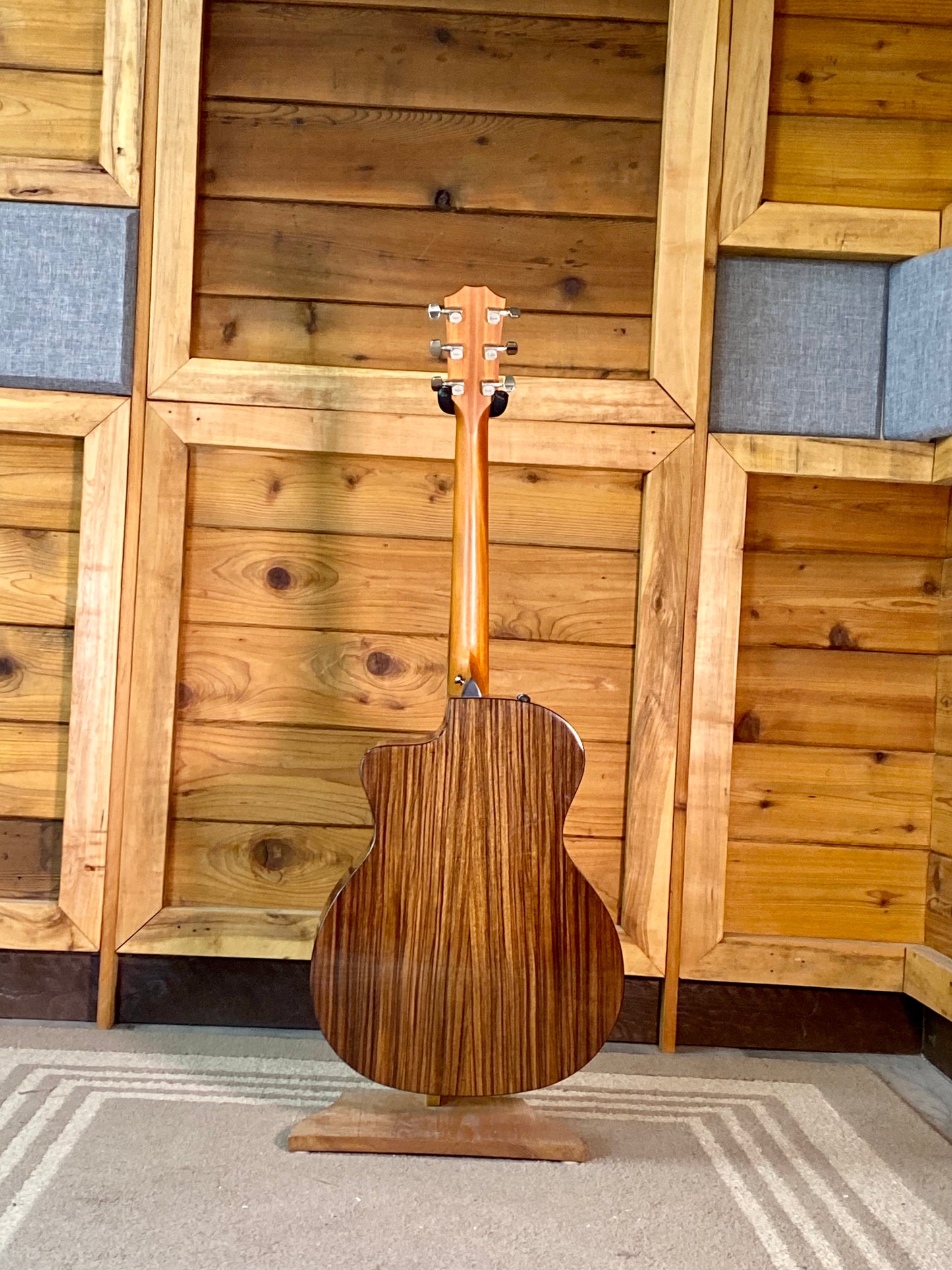Taylor 214CE Plus Rosewood Spruce with original Aerocase in Natural Finish USED