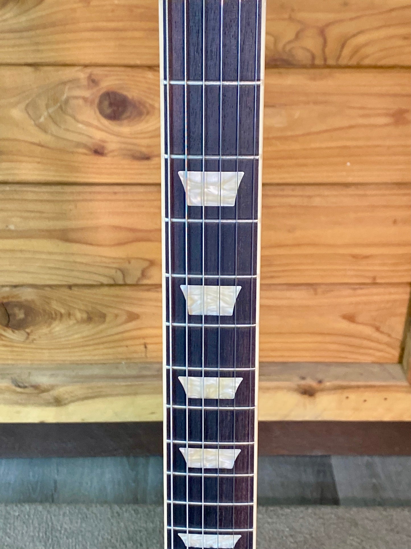 Gibson Les Paul Studio Figured Top Dark Purple Burst USA Exclusive. Available for order.
