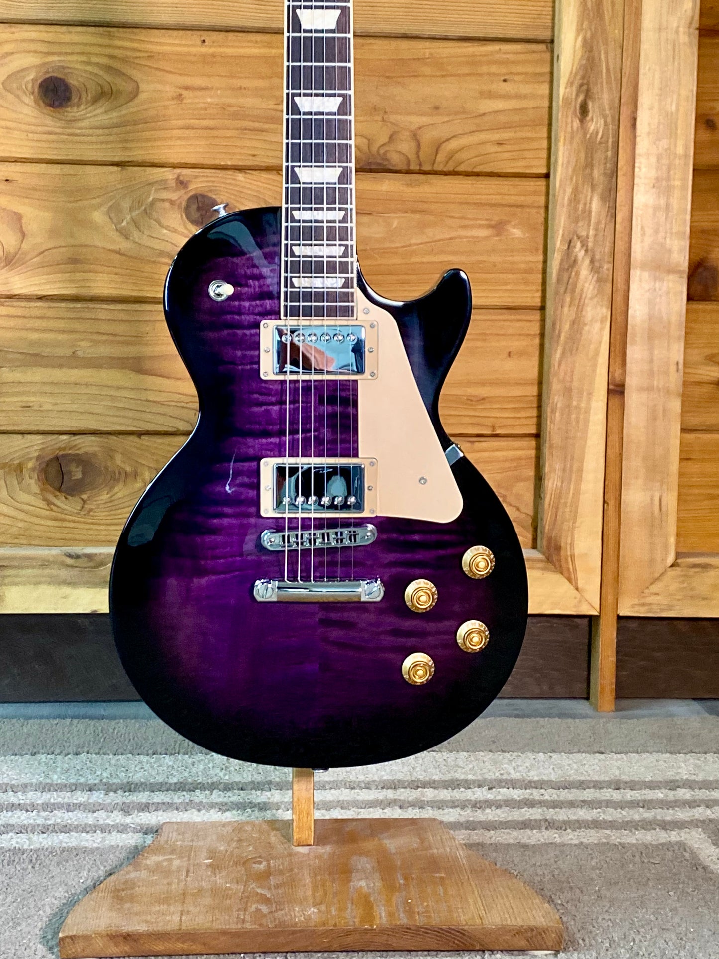 Gibson Les Paul Studio Figured Top Dark Purple Burst USA Exclusive. Available for order.