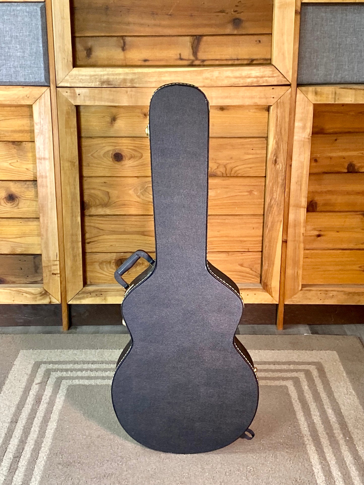 Epiphone ES-335 DOT in Cherry with Hardcase Used