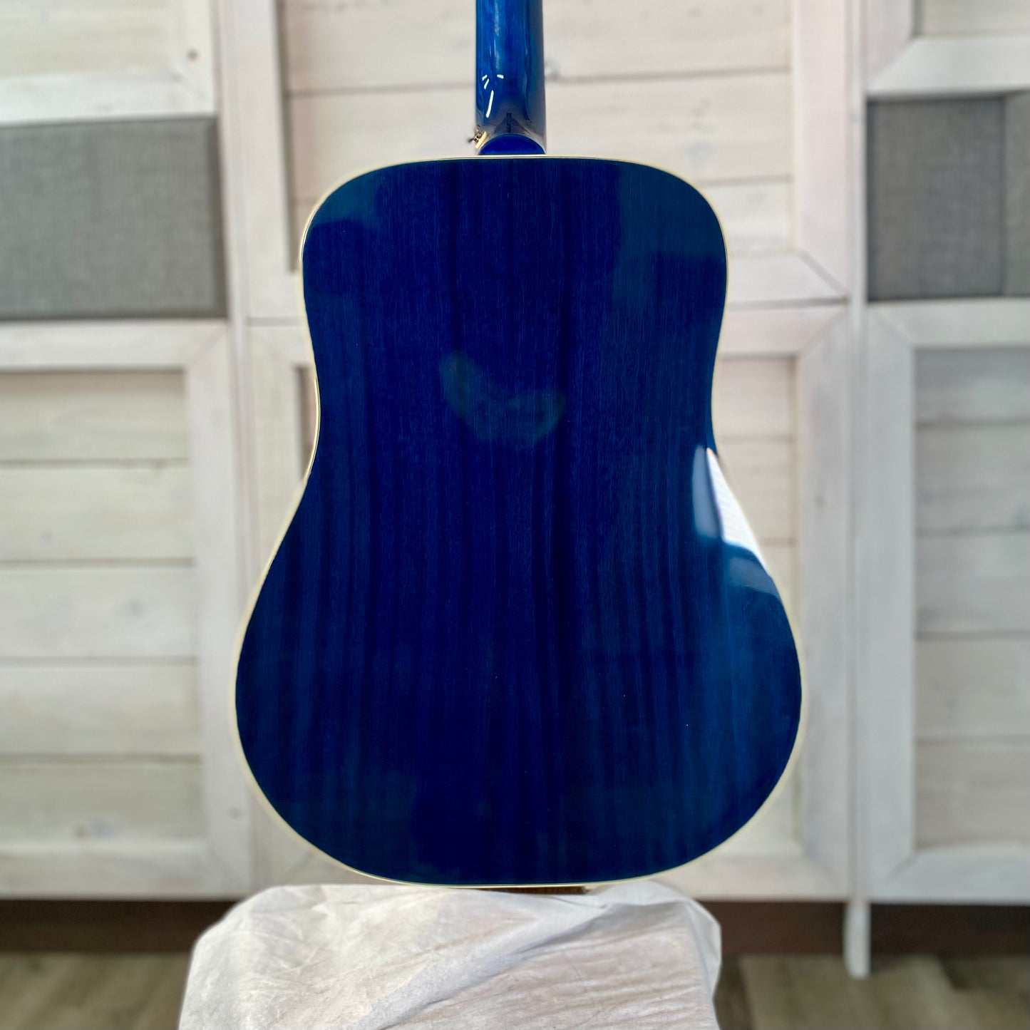 Epiphone Hummingbird Studio Electric Acoustic Guitar in Blueberry Burst