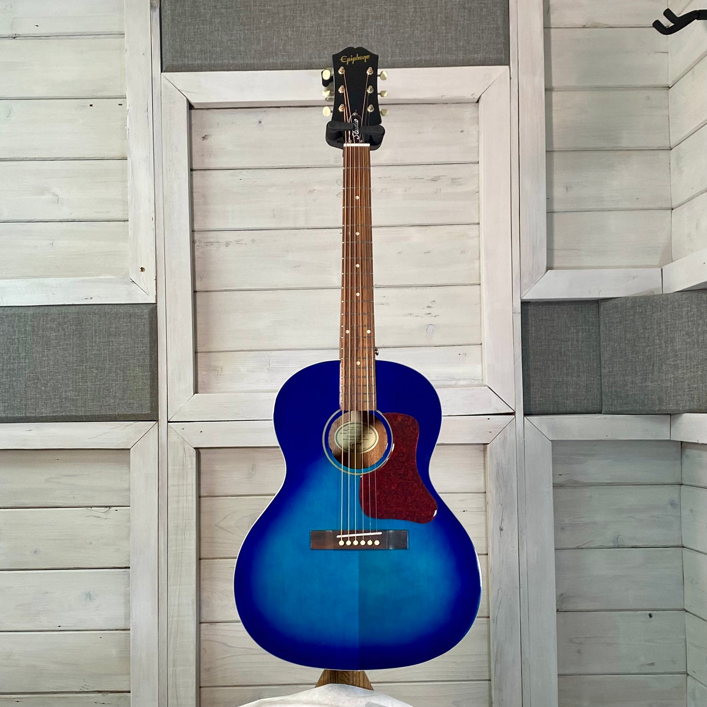 Epiphone Blues King Studio Electric Acoustic Guitar in Blueberry Burst