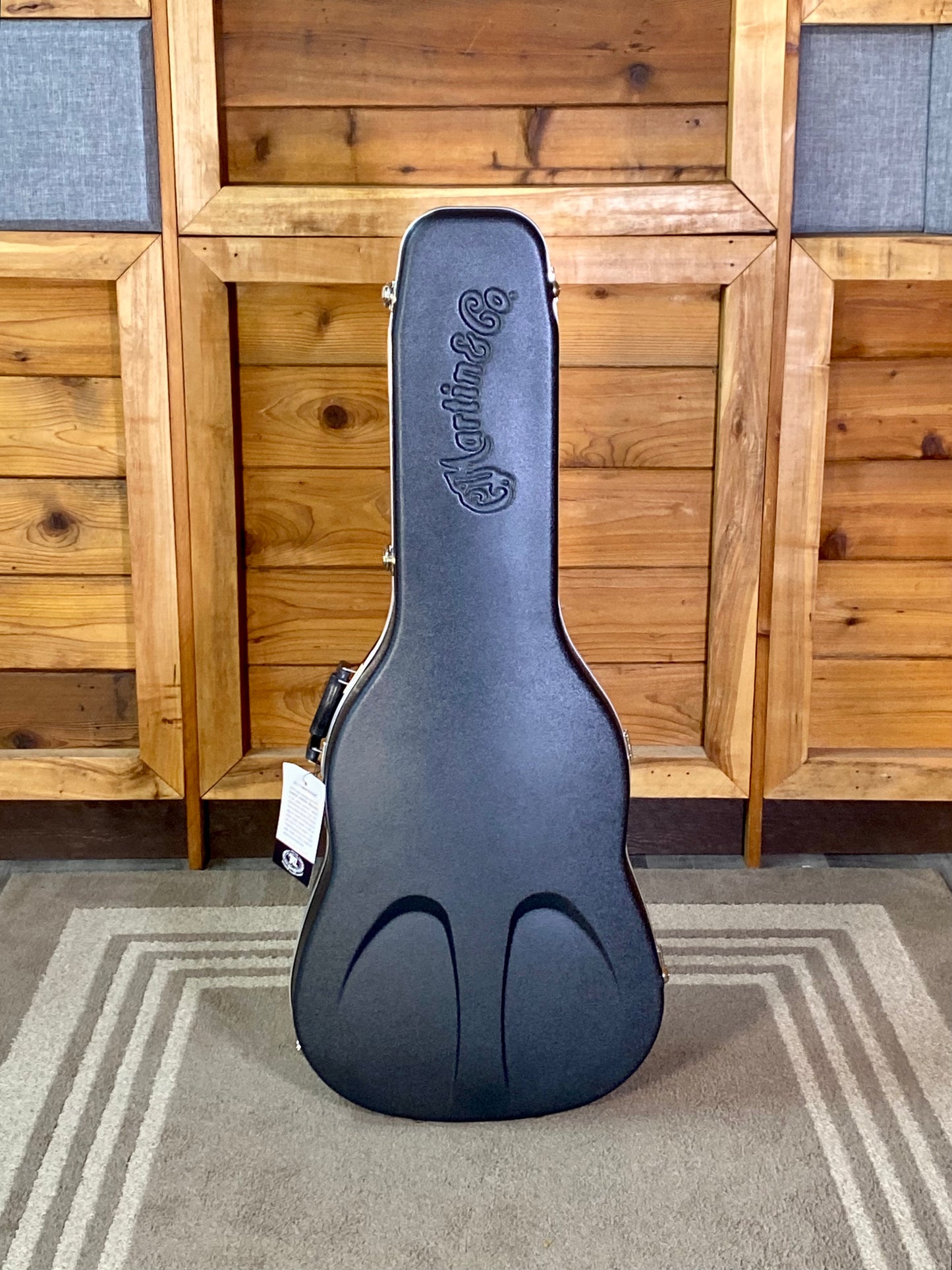 Martin Standard Series D28 Lefty Acoustic Guitar with Molded Hardshell Case