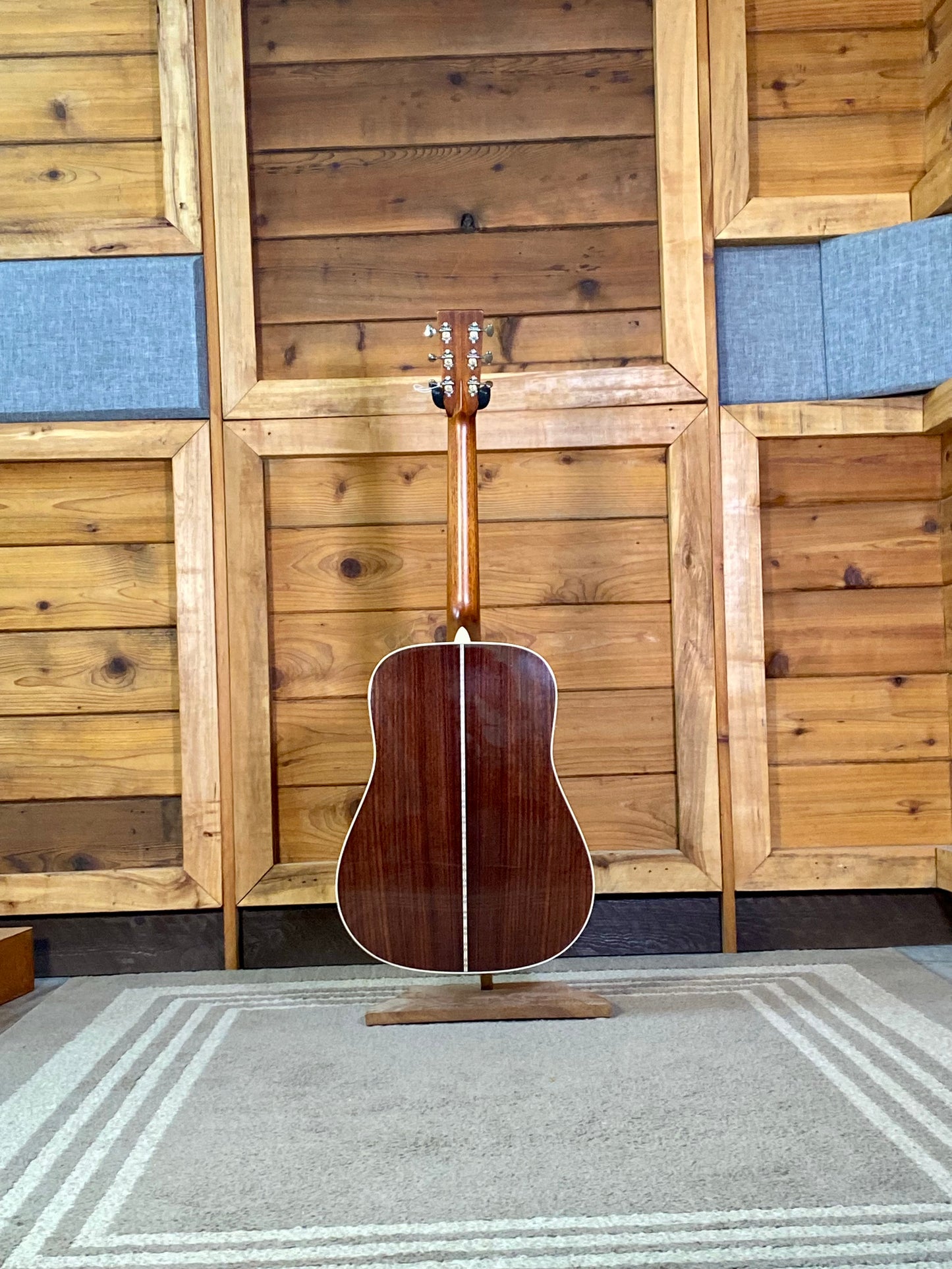 Martin Standard Series D28 Lefty Acoustic Guitar with Molded Hardshell Case