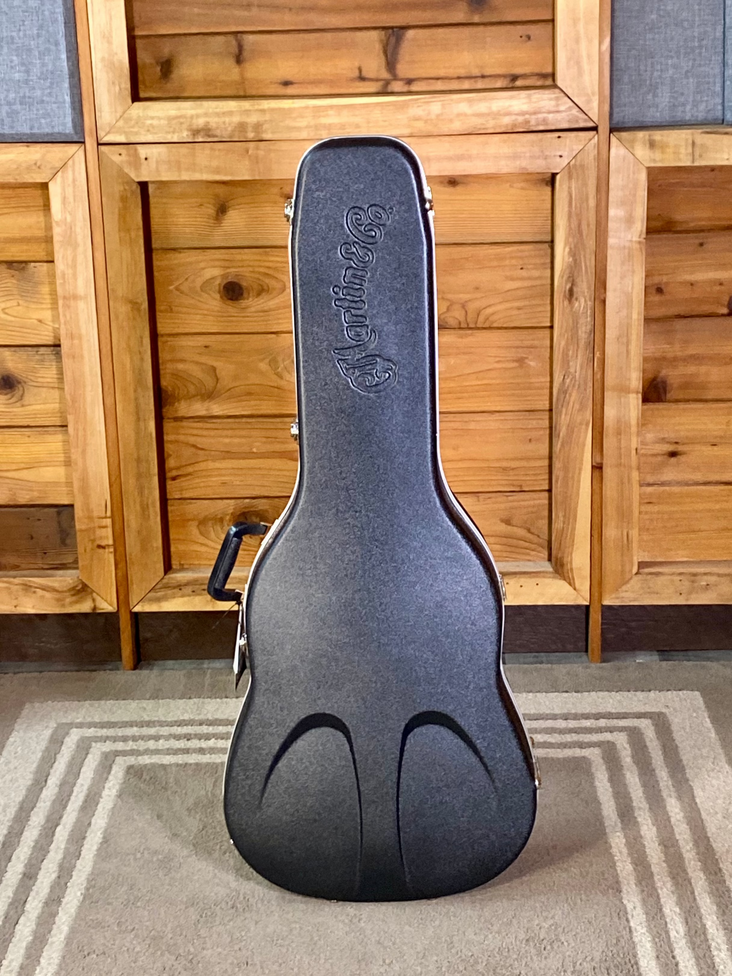 Martin Standard Series OM-28 Acoustic Guitar With Molded Hardshell Case