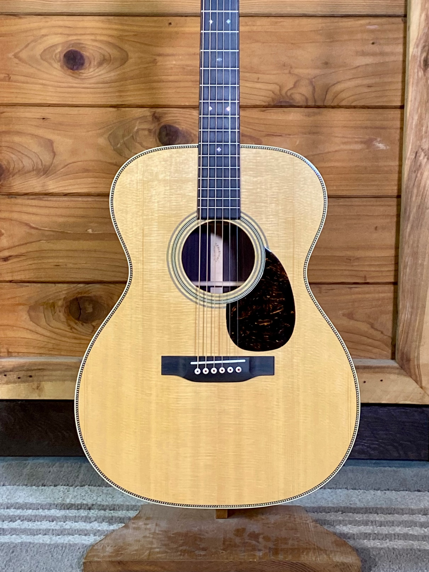 Martin Standard Series OM-28 Acoustic Guitar With Molded Hardshell Case
