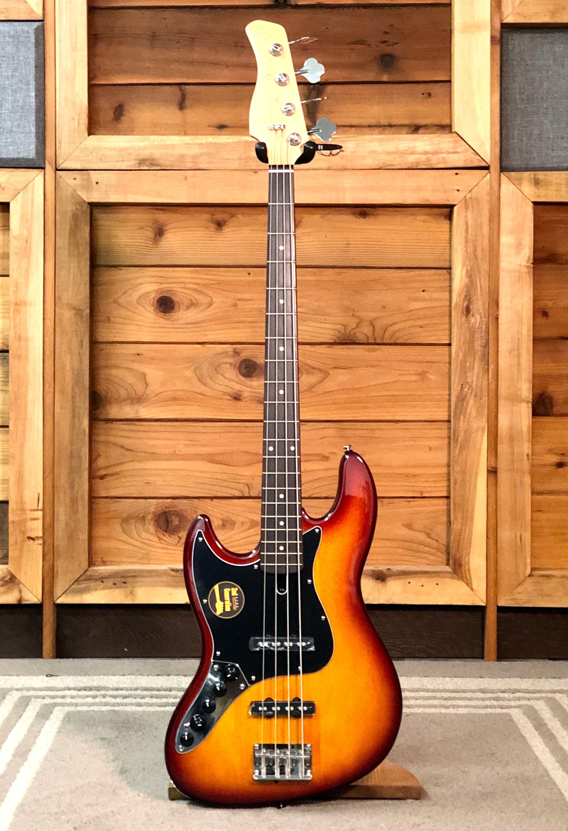 Sire Marcus Miller V3 Bass Left Handed, 2nd Generation in Tobacco Sunburst