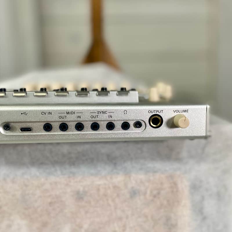 Korg Phase8 8-Voice Acoustic Synthesizer