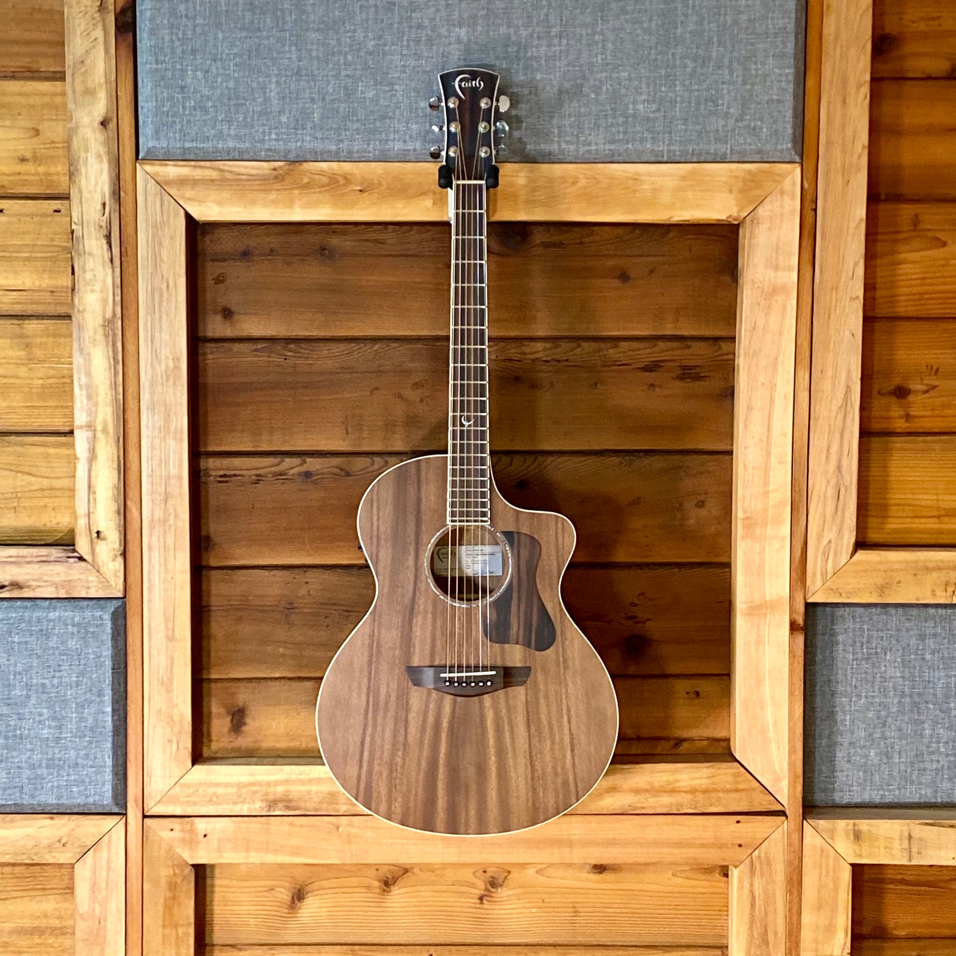 Faith Guitars Nexus Neptune Cutaway Electric/Acoustic Guitar Coffee Brown Slight Flaw