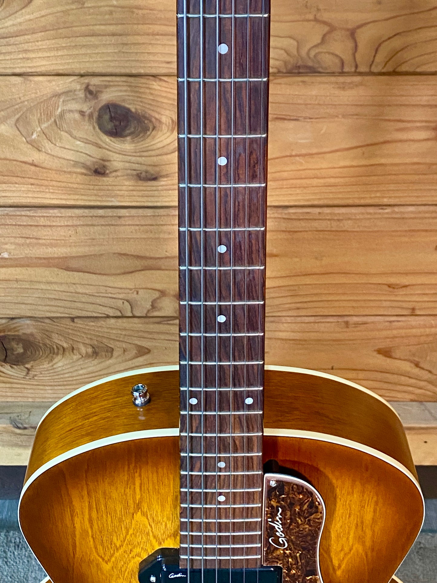 Godin 5th Avenue Kingpin P90 Cognac Burst Electric Guitar USED