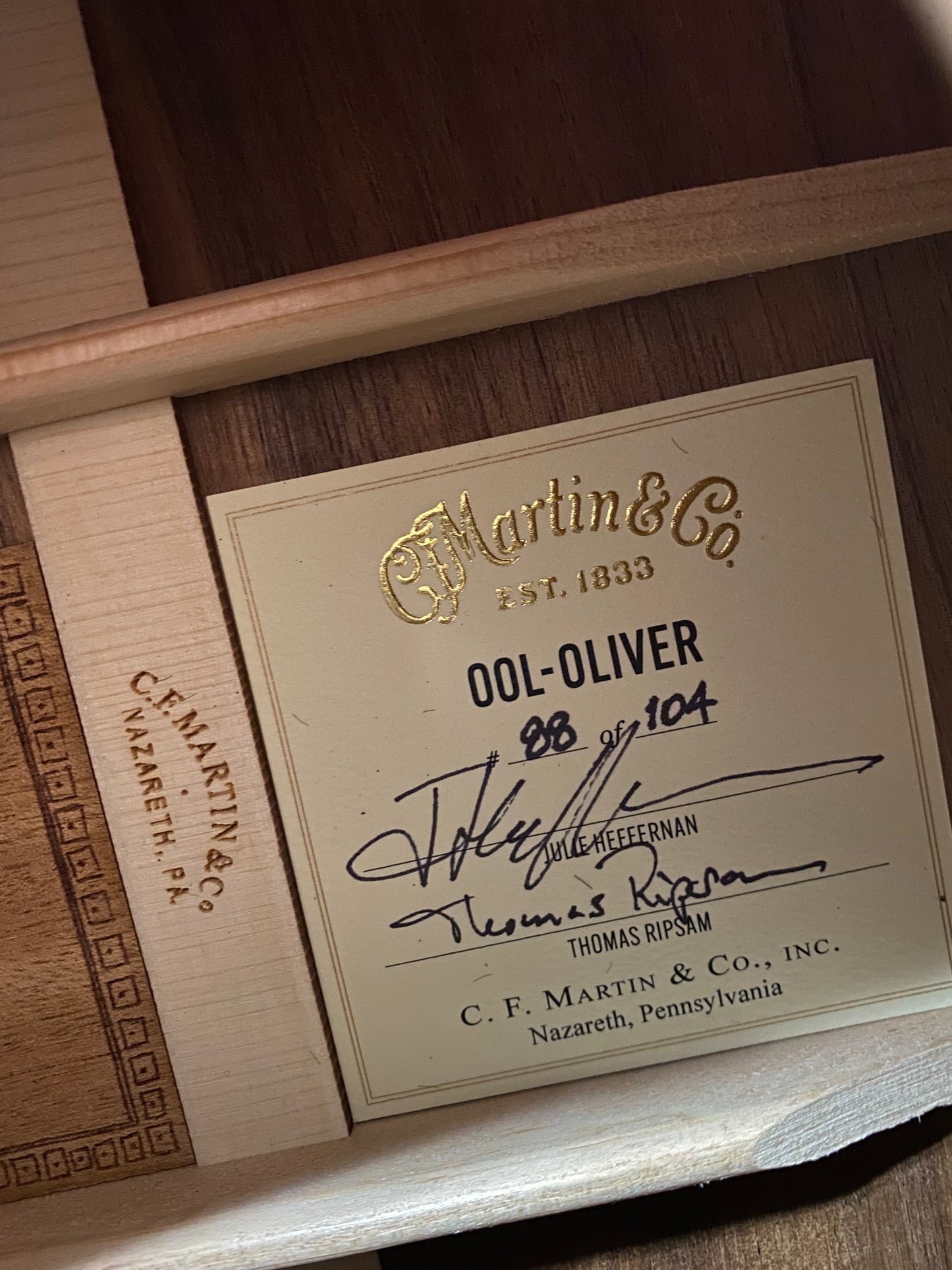 Martin 00L Oliver Special Editions Sloped Shoulder 00-14 Fret Acoustic Guitar