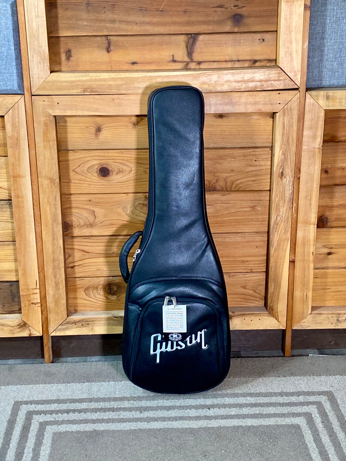 Gibson Les Paul Studio with Softshell Case - Metallic Pelham Blue USA exclusive