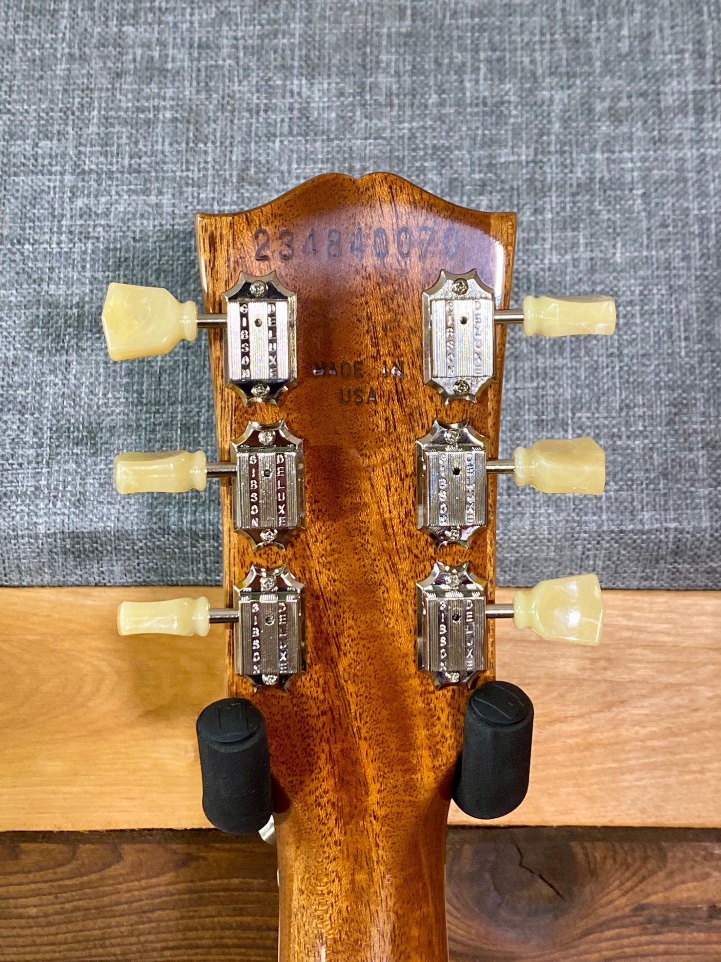 Gibson Les Paul Studio with Softshell Case - Metallic Pelham Blue USA exclusive