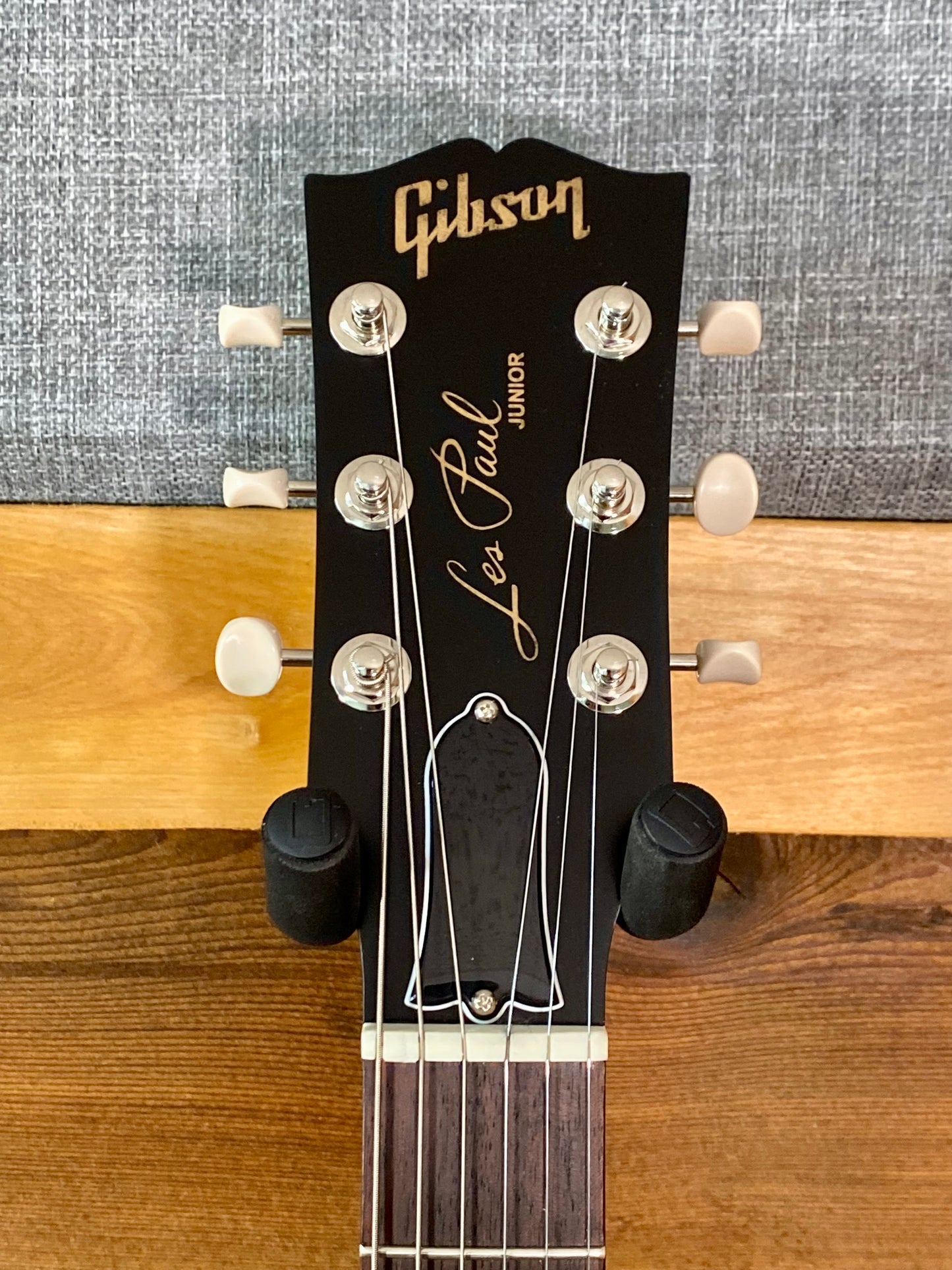 Gibson Les Paul Junior Faded With Softshell Case in Tobacco Burst Satin USA Exclusive