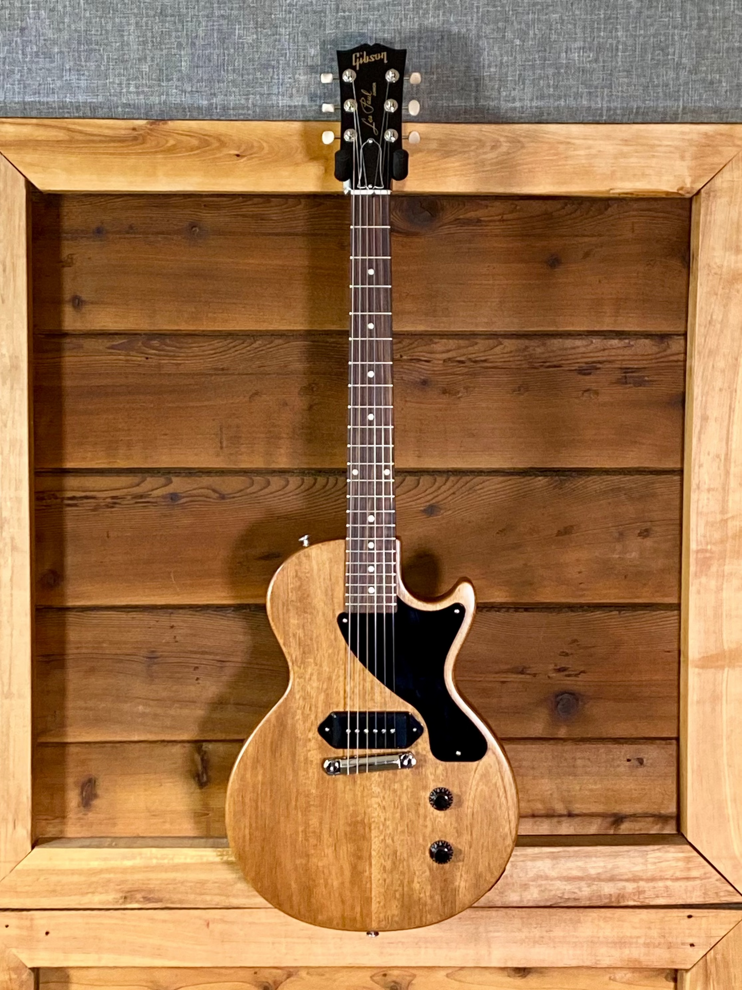 Gibson Les Paul Junior Faded With Softshell Case In Satin Walnut USA Exclusive