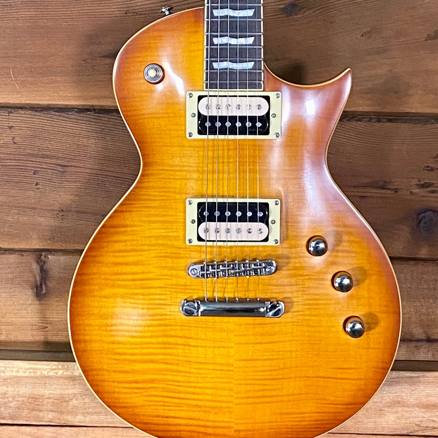 ESP LTD EC-1000T Deluxe With Case - Honey Burst Satin USED