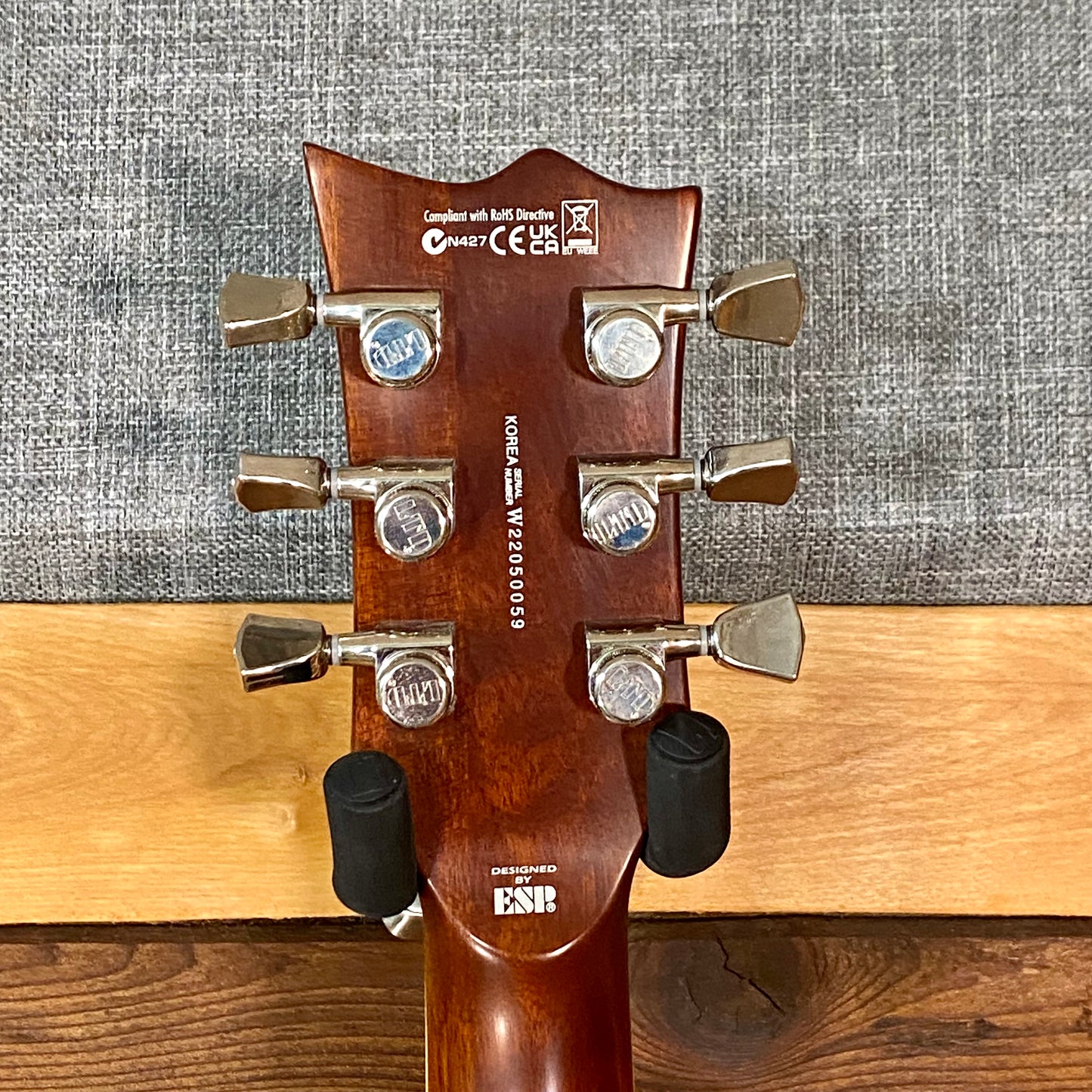 ESP LTD EC-1000T Deluxe With Case - Honey Burst Satin USED