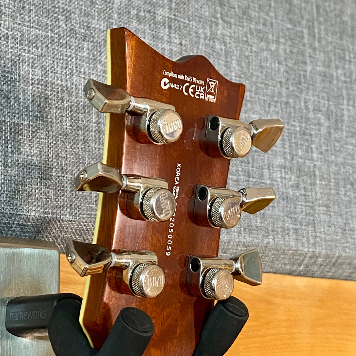 ESP LTD EC-1000T Deluxe With Case - Honey Burst Satin USED