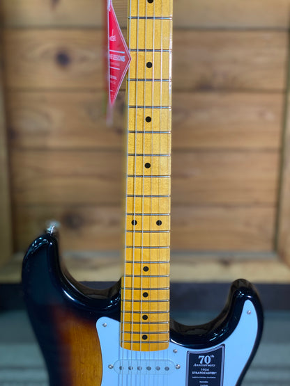 Fender – 70th Anniversary American Vintage II 1954 Stratocaster in Two Tone Sunburst