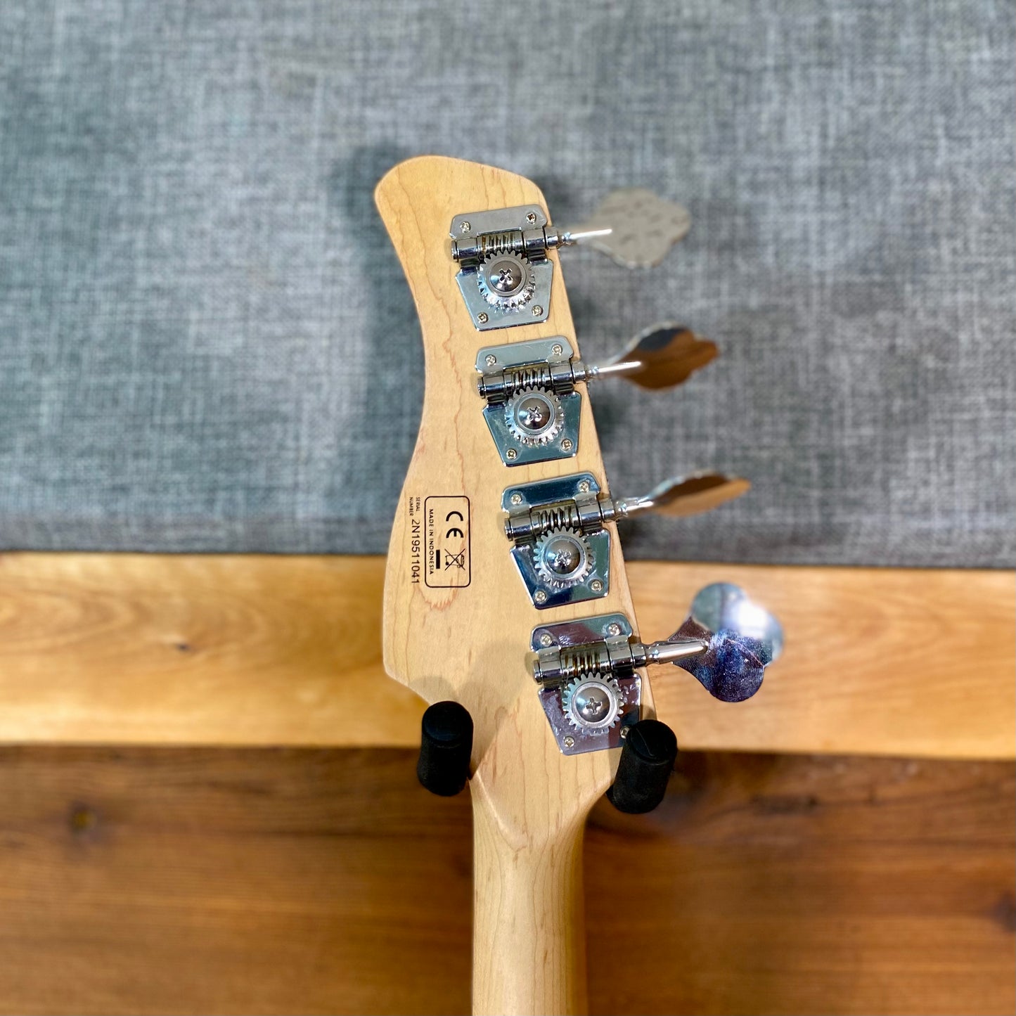 Sire Marcus Miller V3 Bass  2nd Generation in Tobacco Sunburst With Hardcase USED