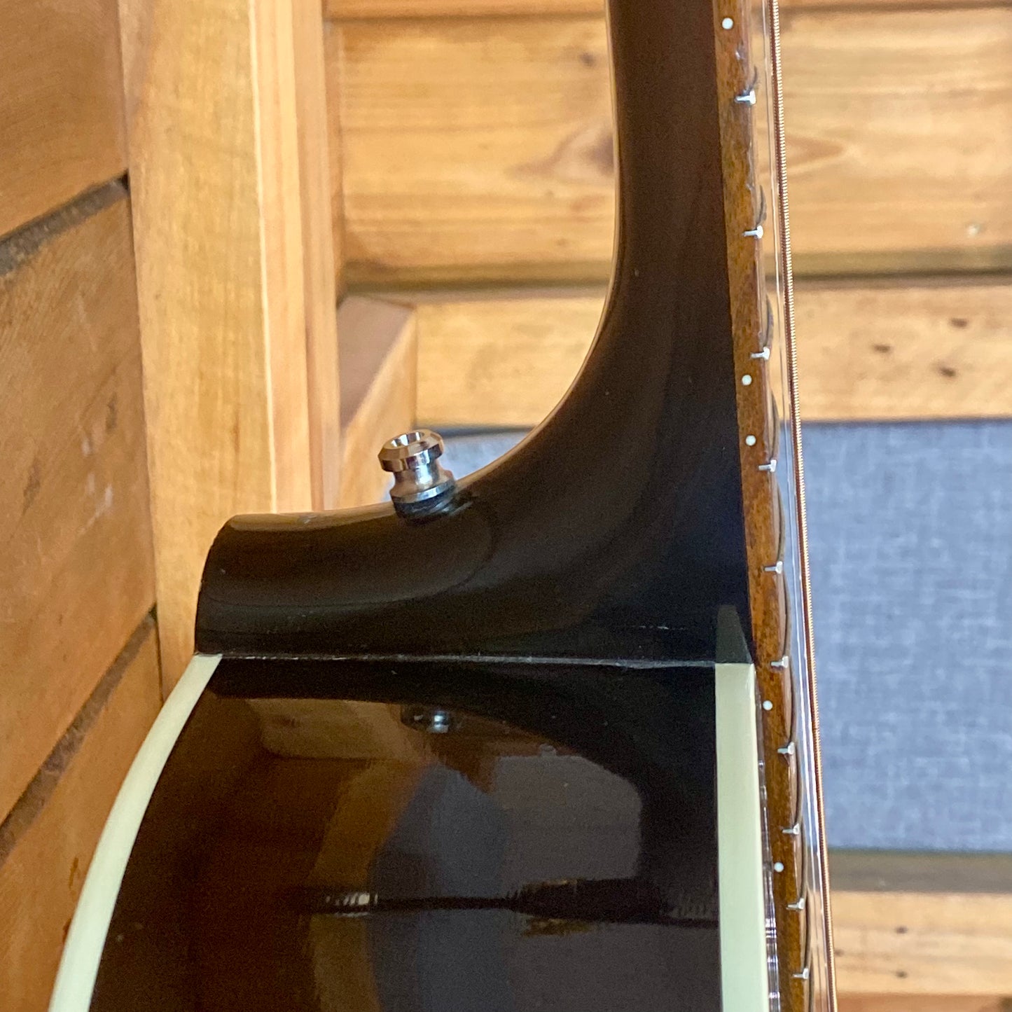 Gibson J-45 With Original Hardcase 1990 USED