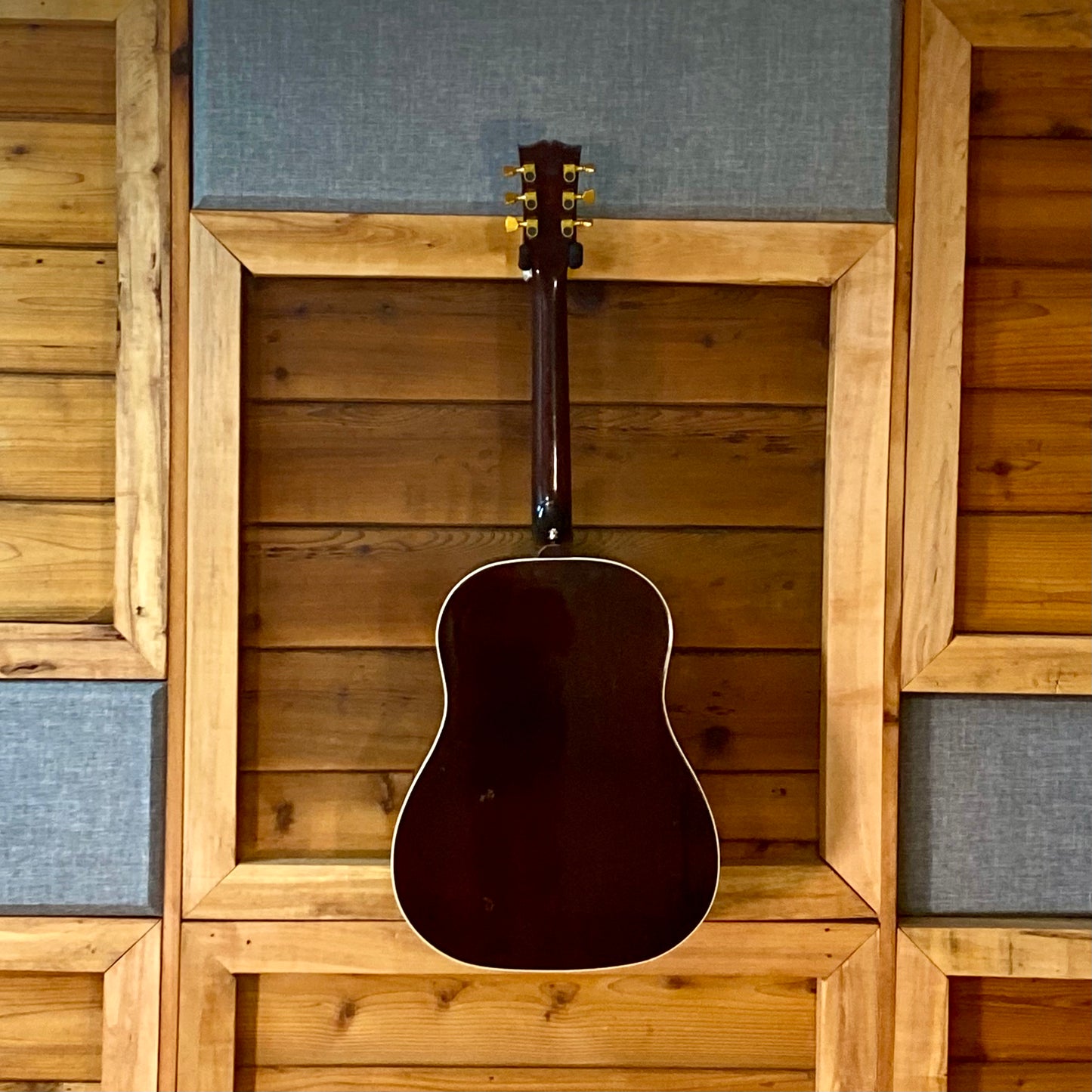 Gibson J-45 With Original Hardcase 1990 USED