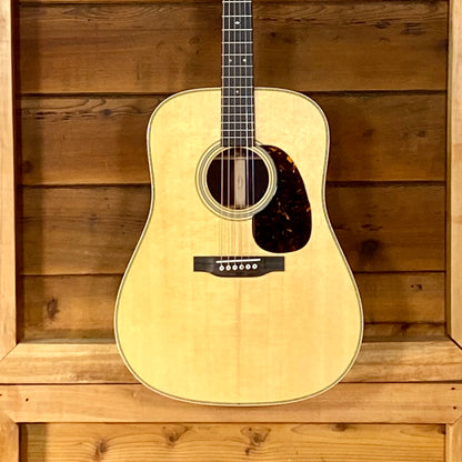 Martin  Standard Series Super HD-28  Super D-14 Fret Acoustic Guitar