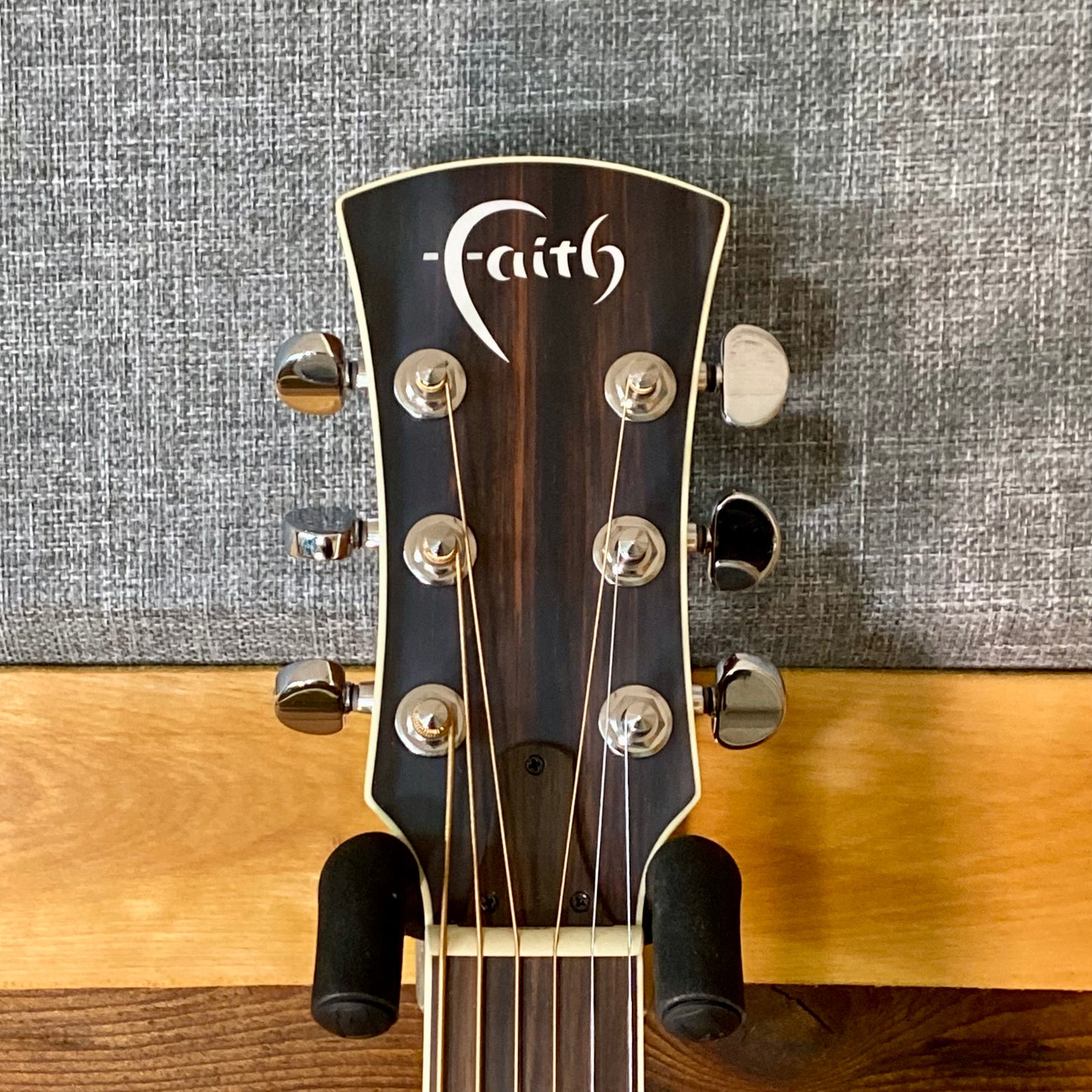 Faith Guitars Nexus Neptune Cutaway Electric/Acoustic Guitar Coffee Brown Slight Flaw
