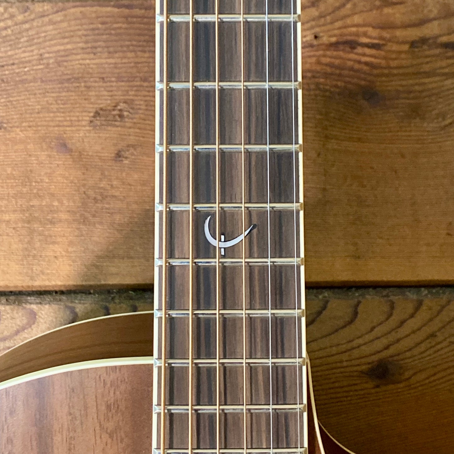 Faith Guitars Nexus Neptune Cutaway Electric/Acoustic Guitar Coffee Brown Slight Flaw