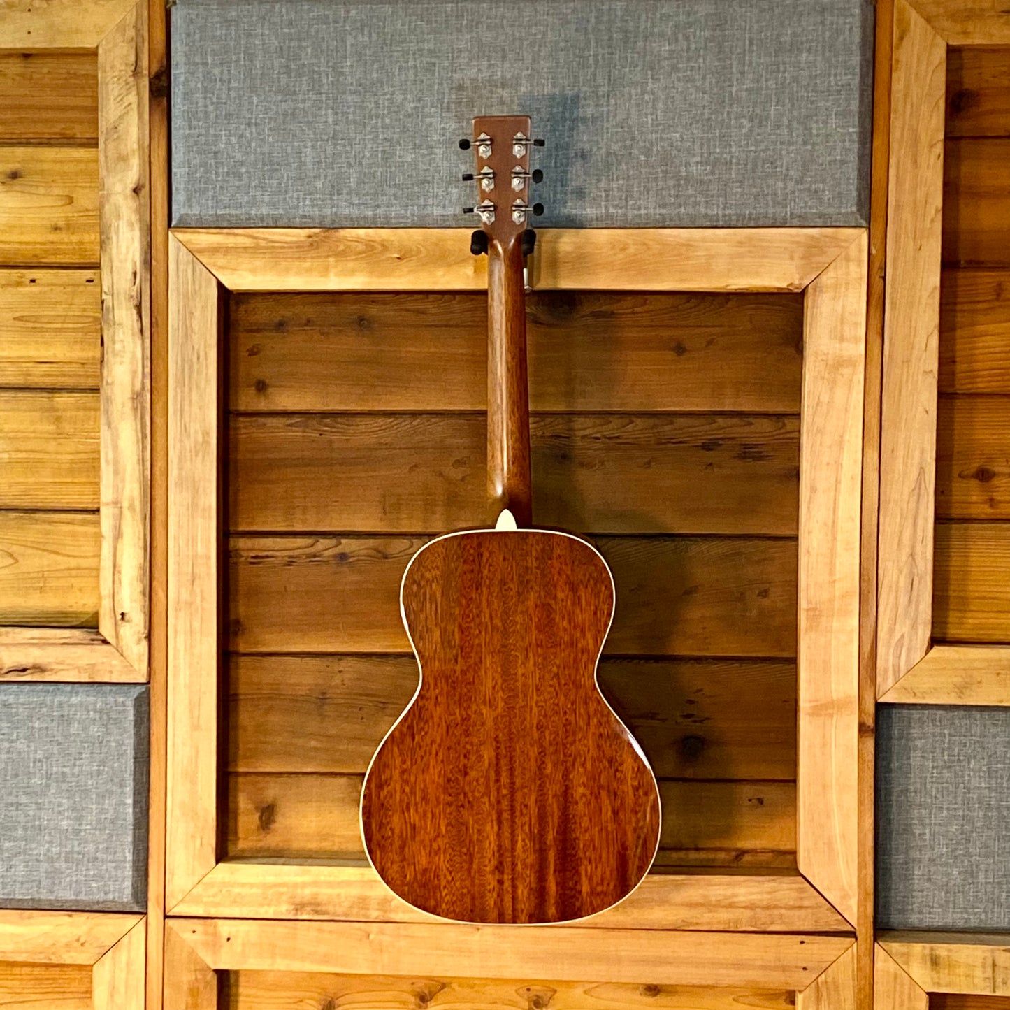 Martin Guitars CEO-7 Adirondack Spruce/Mahogany Guitar with Case