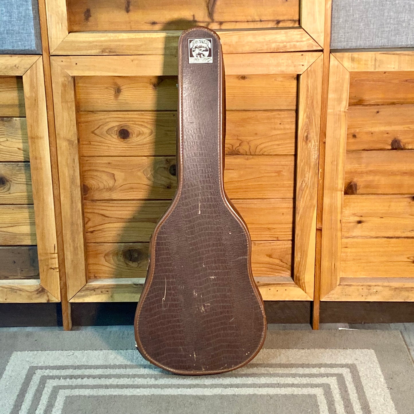 Gibson J-45 ADJ Acoustic Guitar (1968) in Sunburst USED