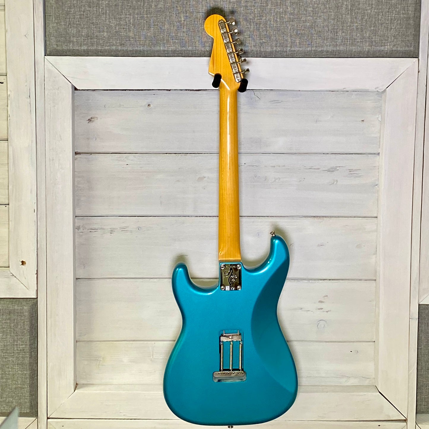 Fender Eric Johnson Stratocaster® Rosewood Lucerne Aqua Firemist With Hardshell Case USED