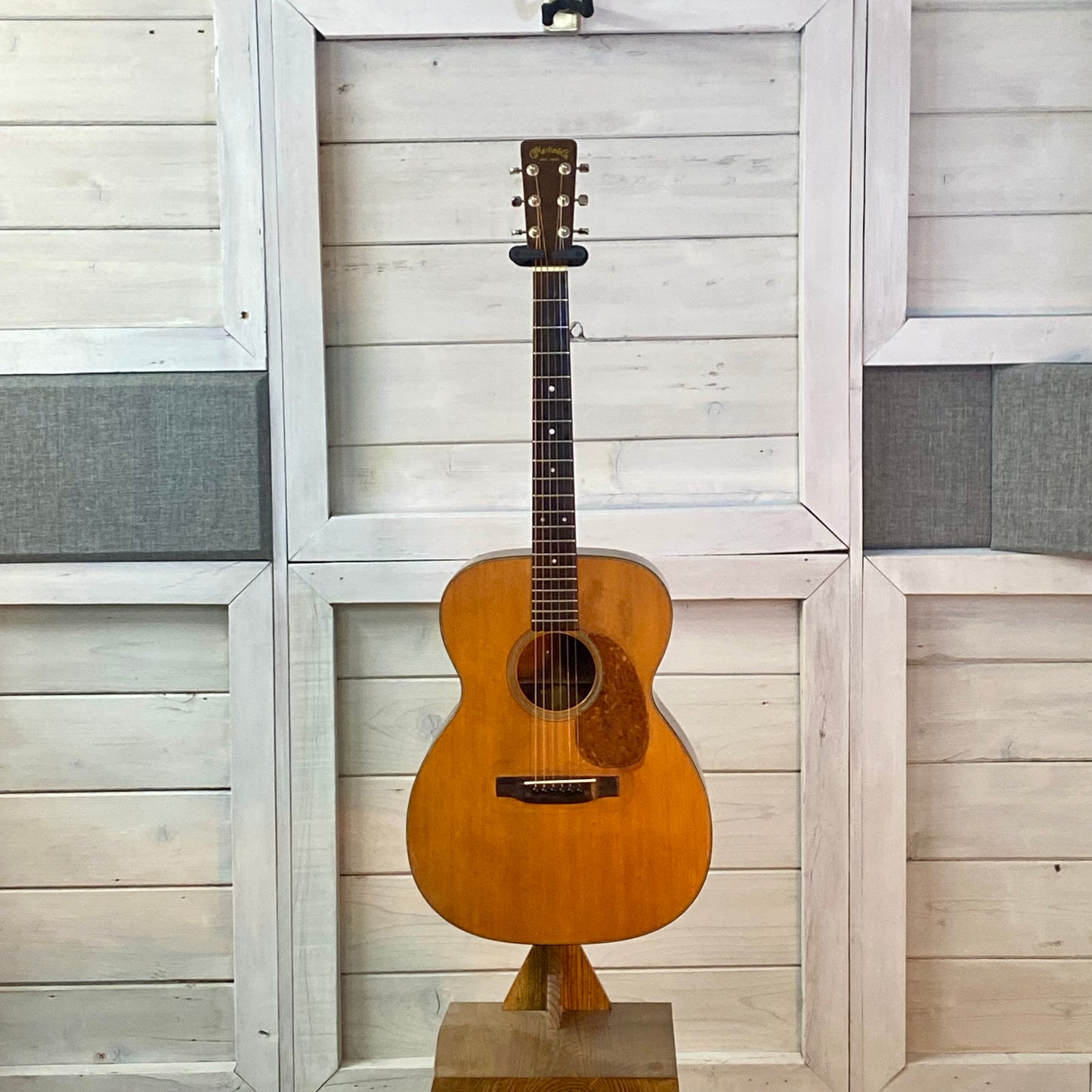 Martin 000-18 1957, USED, Refinished, With Pickup