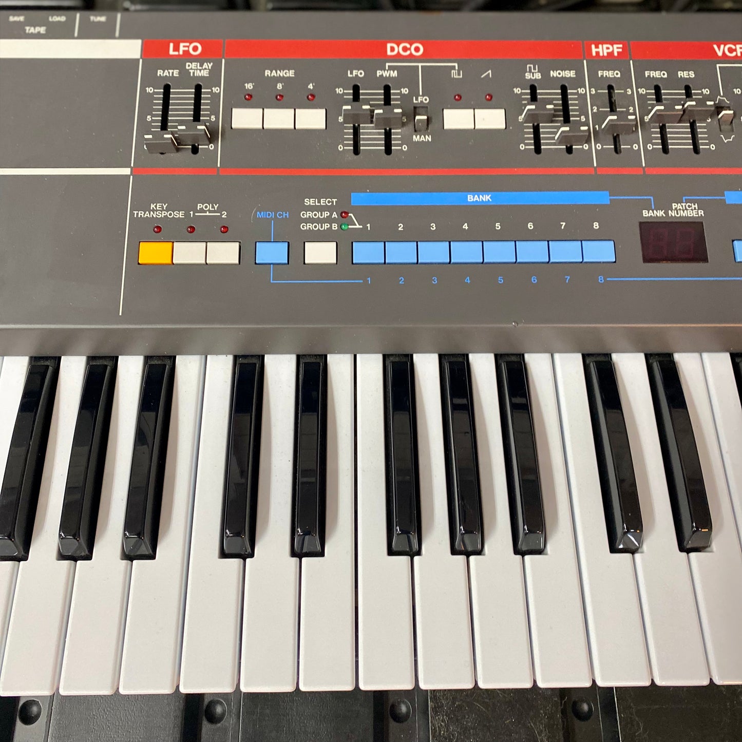 Roland Juno-106 61-Key Programmable Polyphonic Synthesizer Used