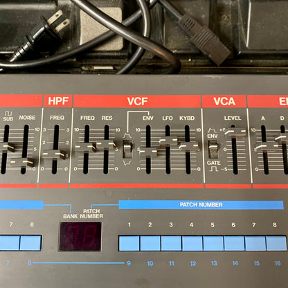Roland Juno-106 61-Key Programmable Polyphonic Synthesizer Used