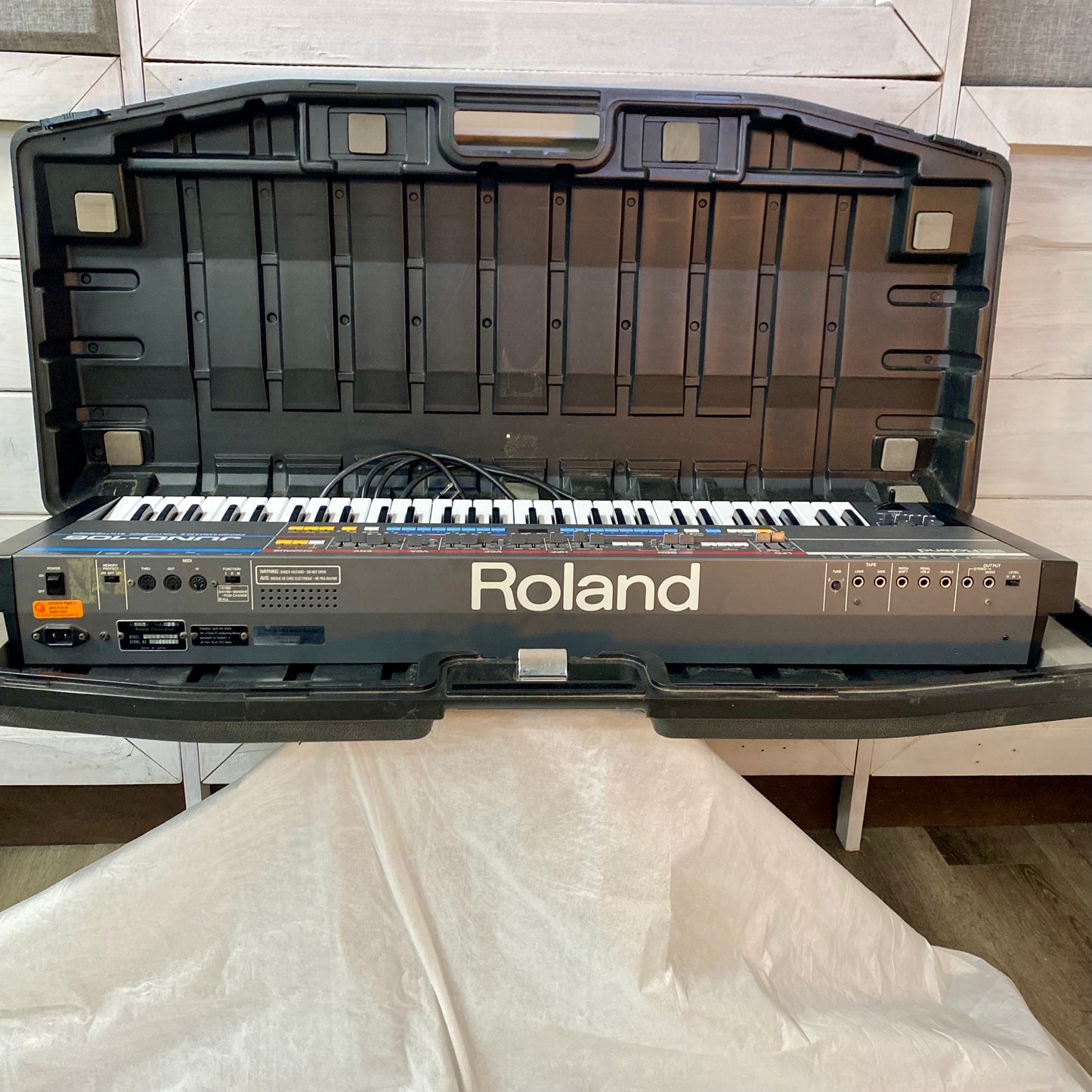 Roland Juno-106 61-Key Programmable Polyphonic Synthesizer Used