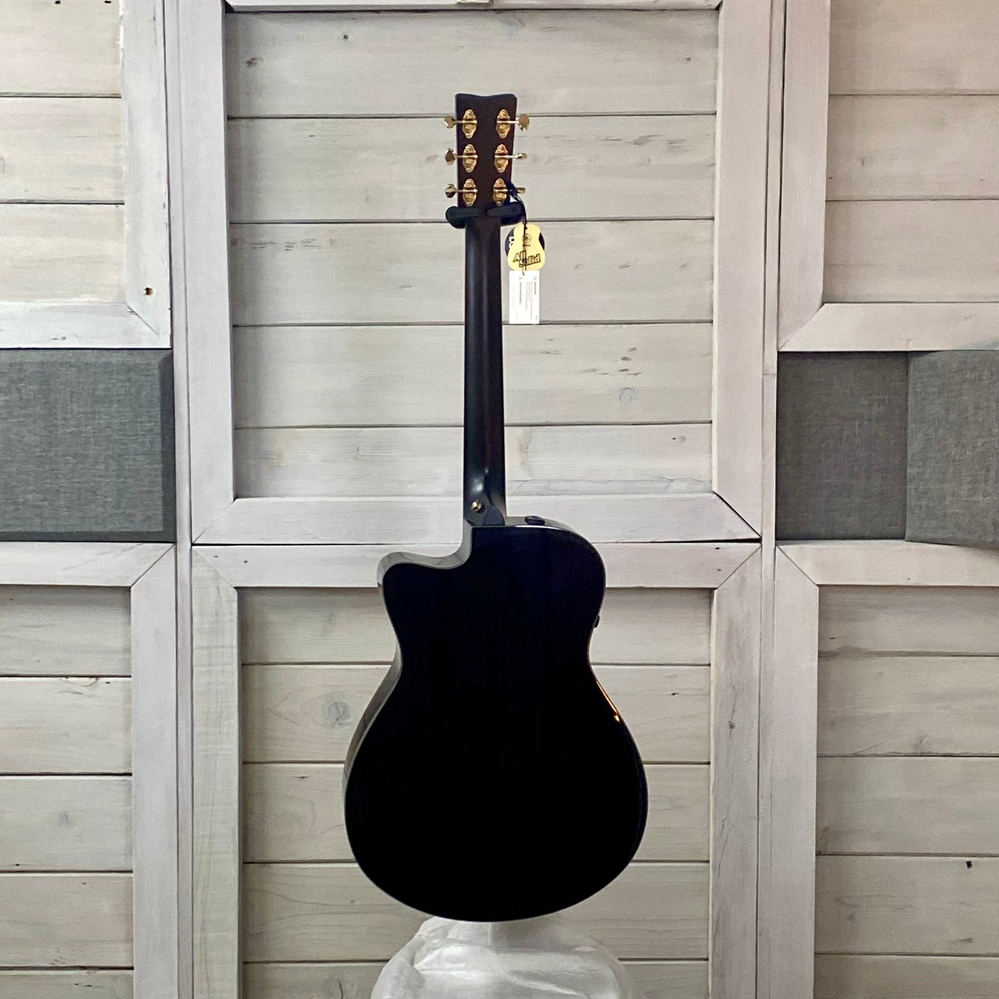Yamaha TAS3CSDB TransAcoustic Concert Electric/ Acoustic Guitar in Sand Burst