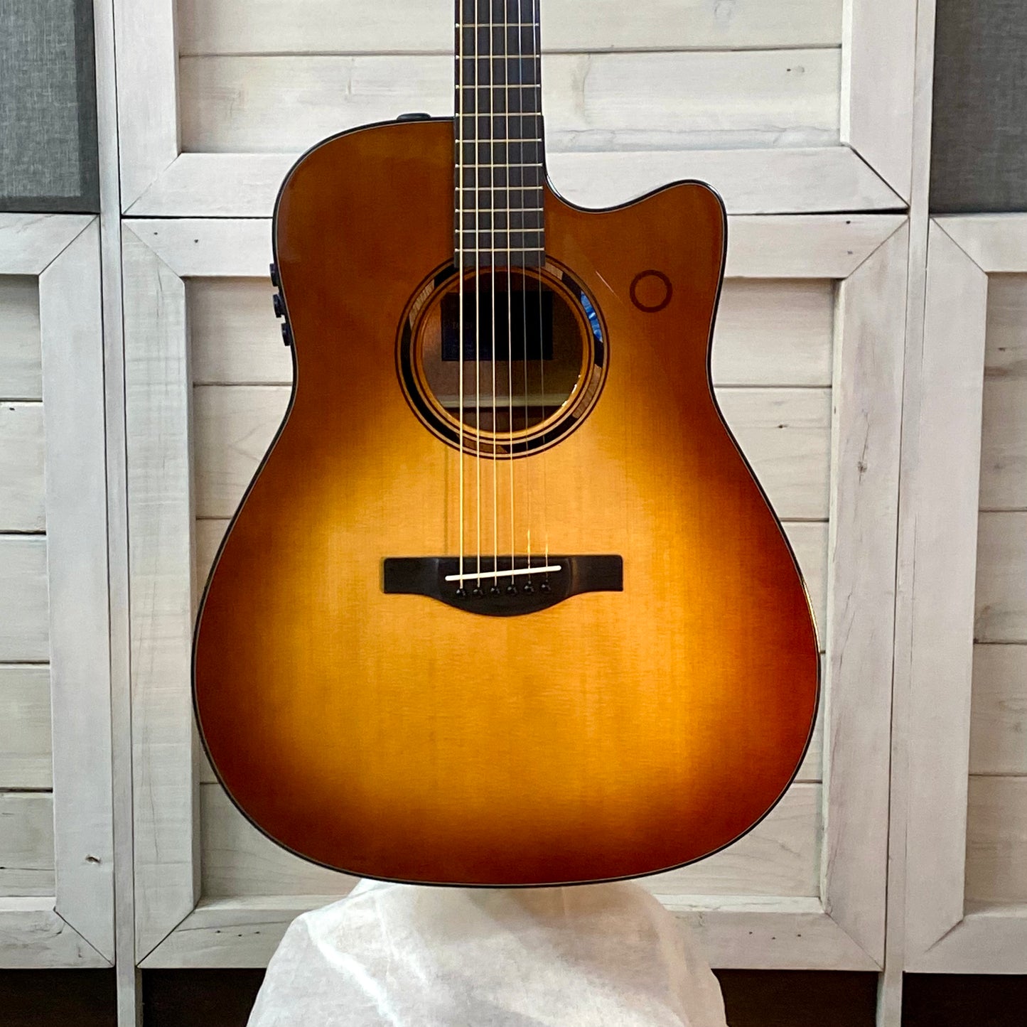 Yamaha TAG3 C TransAcoustic Dreadnought Electric Acoustic Guitar in Sand Burst