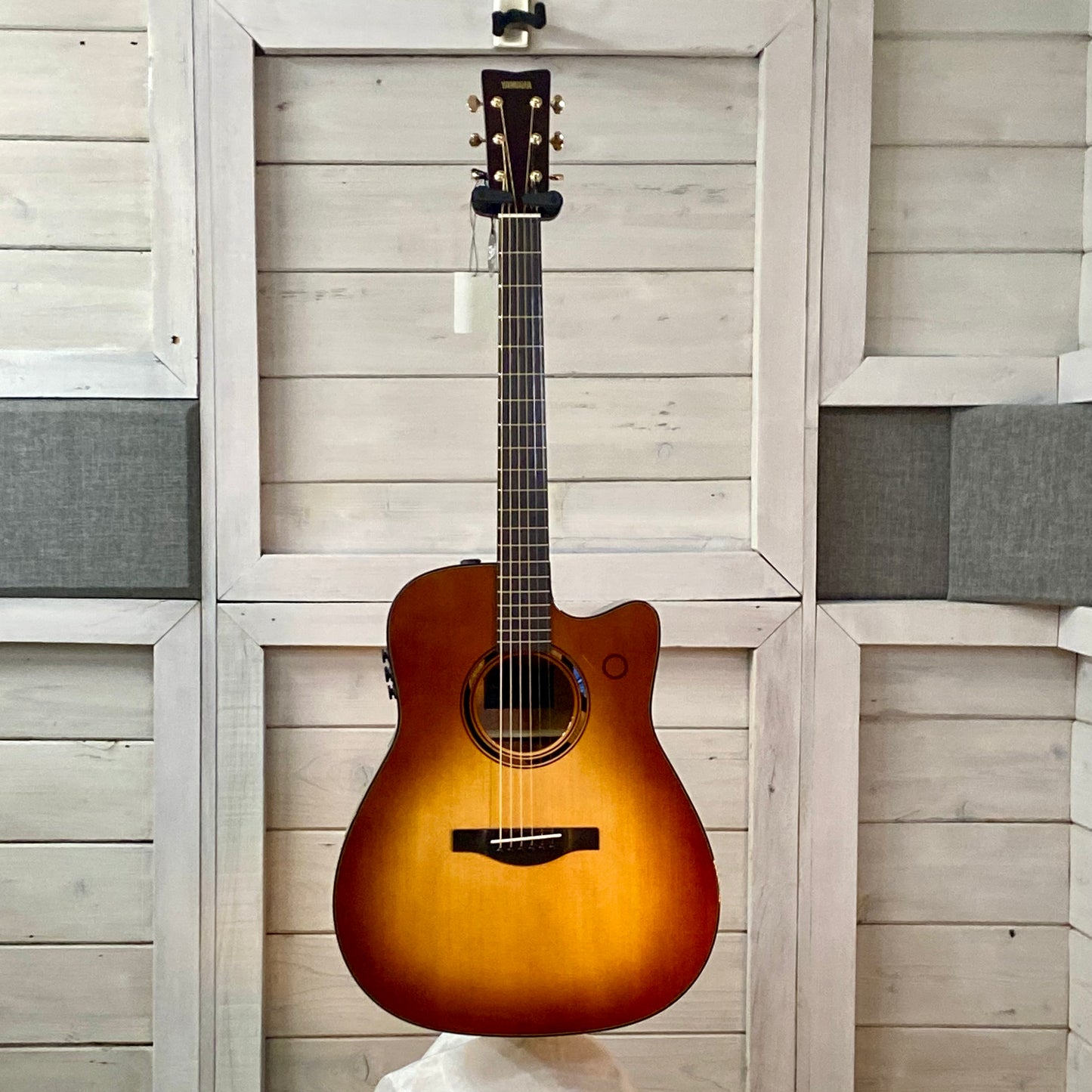 Yamaha TAG3 C TransAcoustic Dreadnought Electric Acoustic Guitar in Sand Burst